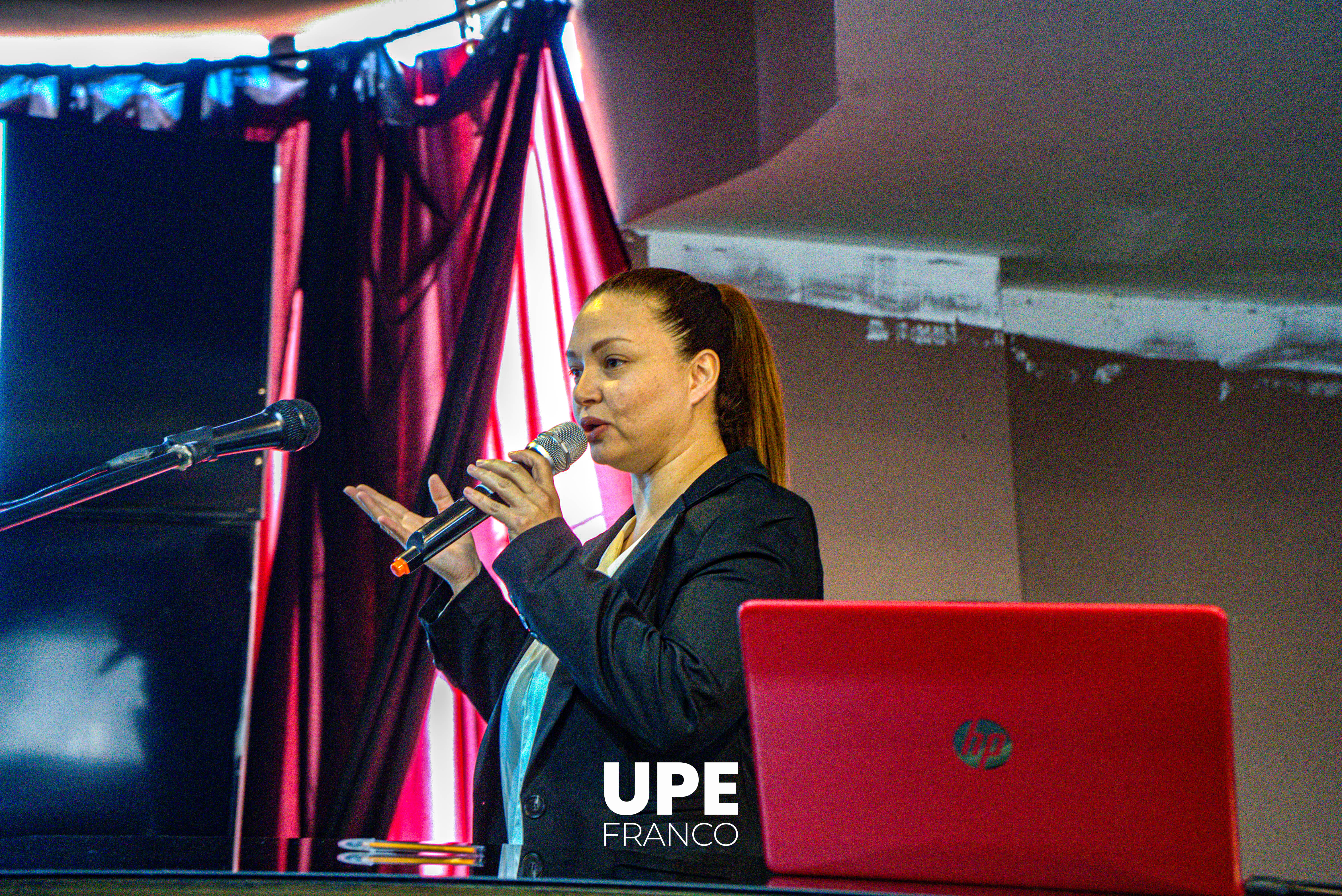 Trabajo en equipo e inteligencia emocional en el entorno laboral: Jornada de capacitación