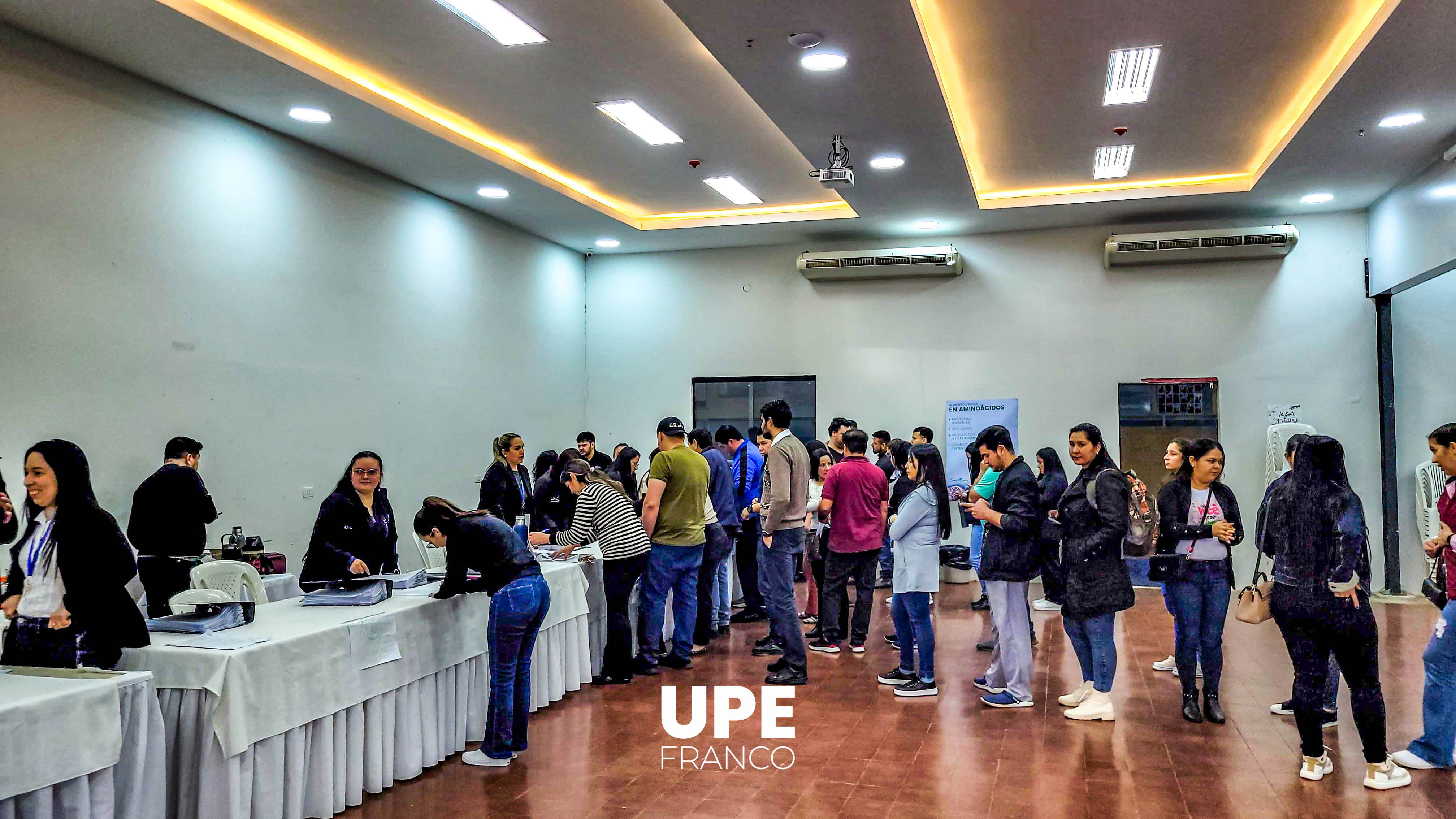 Firma de contratos para la Décima Región Sanitaria - Alto Paraná en la UPE FRANCO