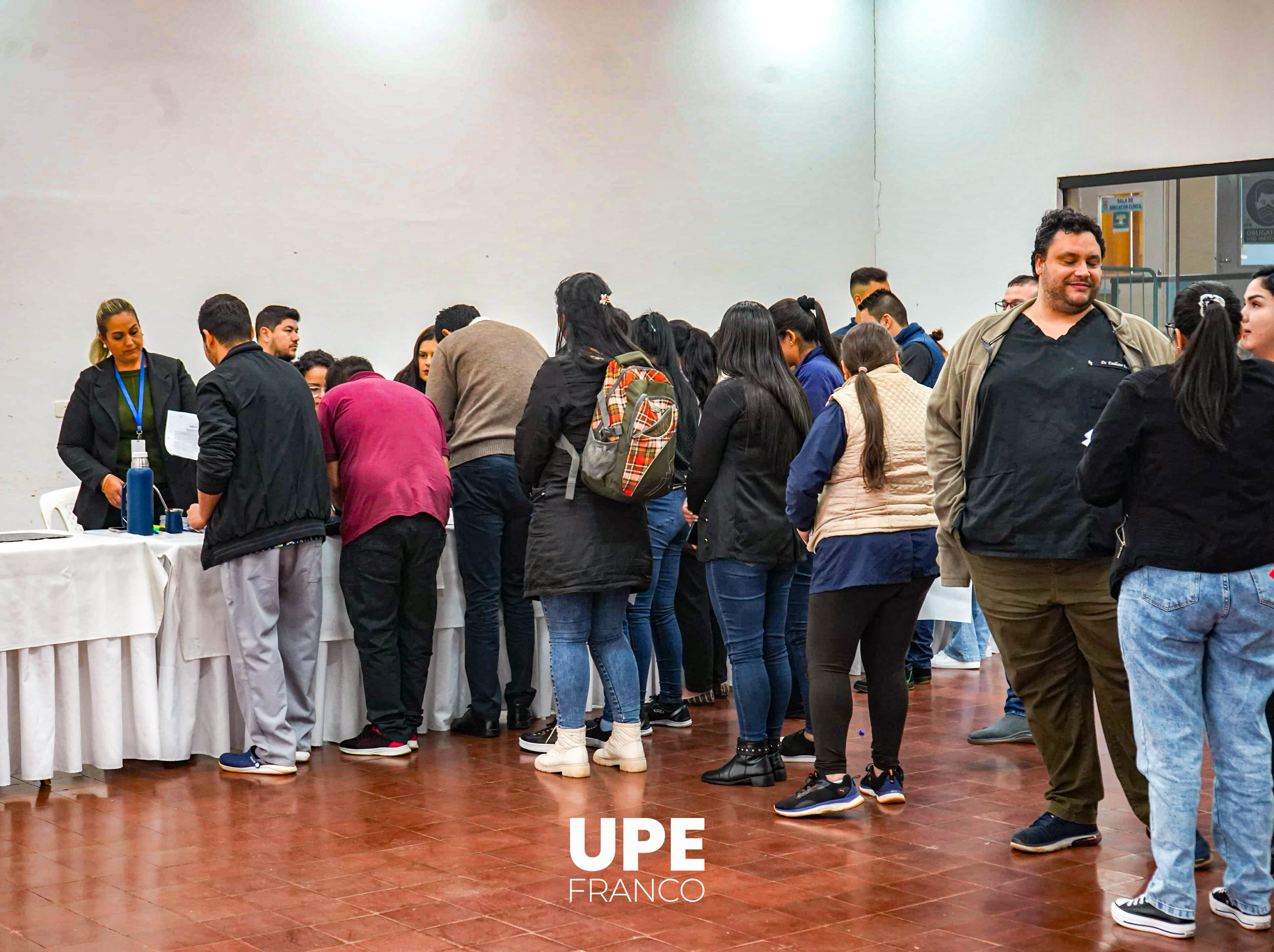 Firma de contratos para la Décima Región Sanitaria - Alto Paraná en la UPE FRANCO