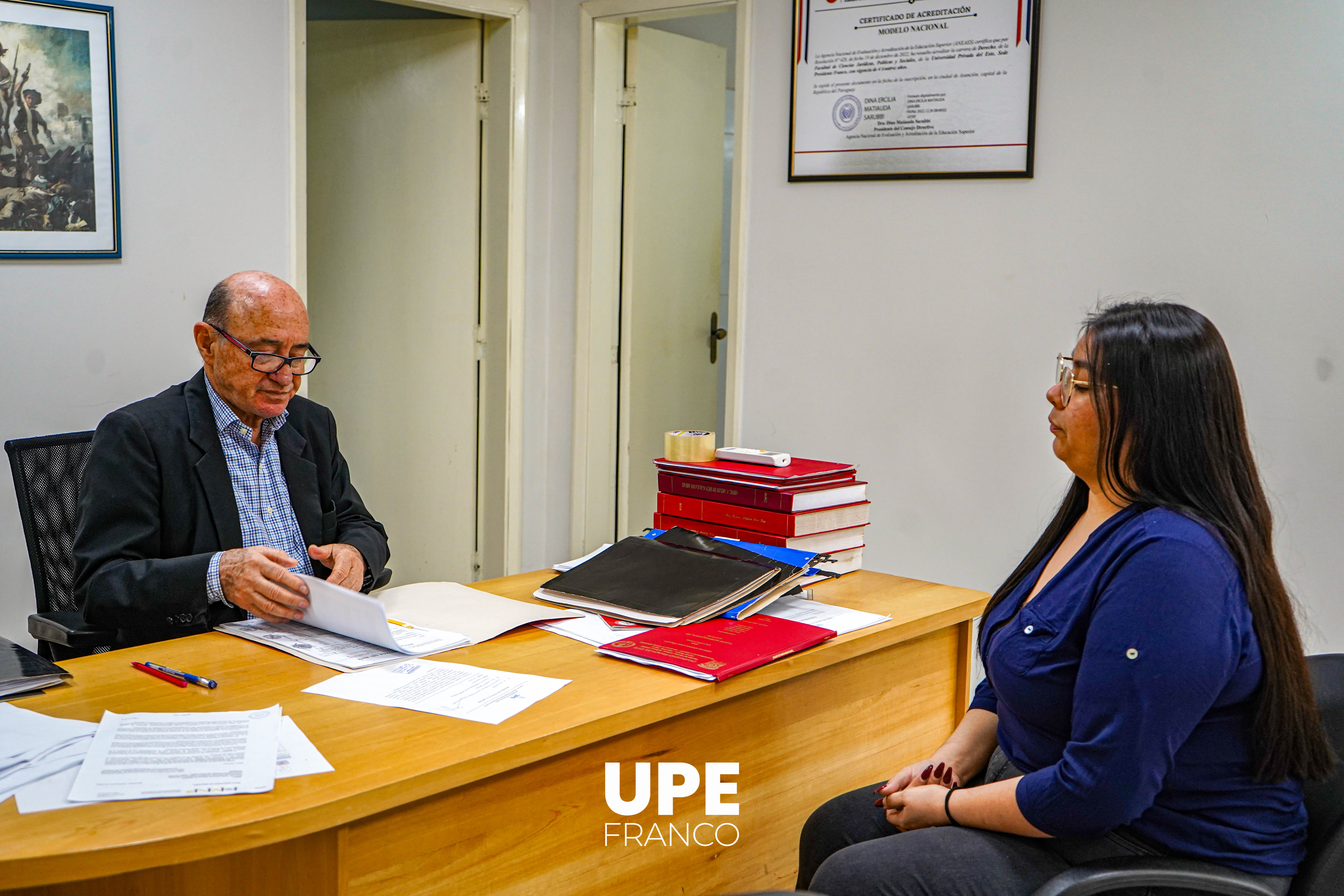 CONCURSO DE TÍTULOS, MÉRITOS Y APTITUDES: Entrevistas con postulantes a cátedras de Derecho