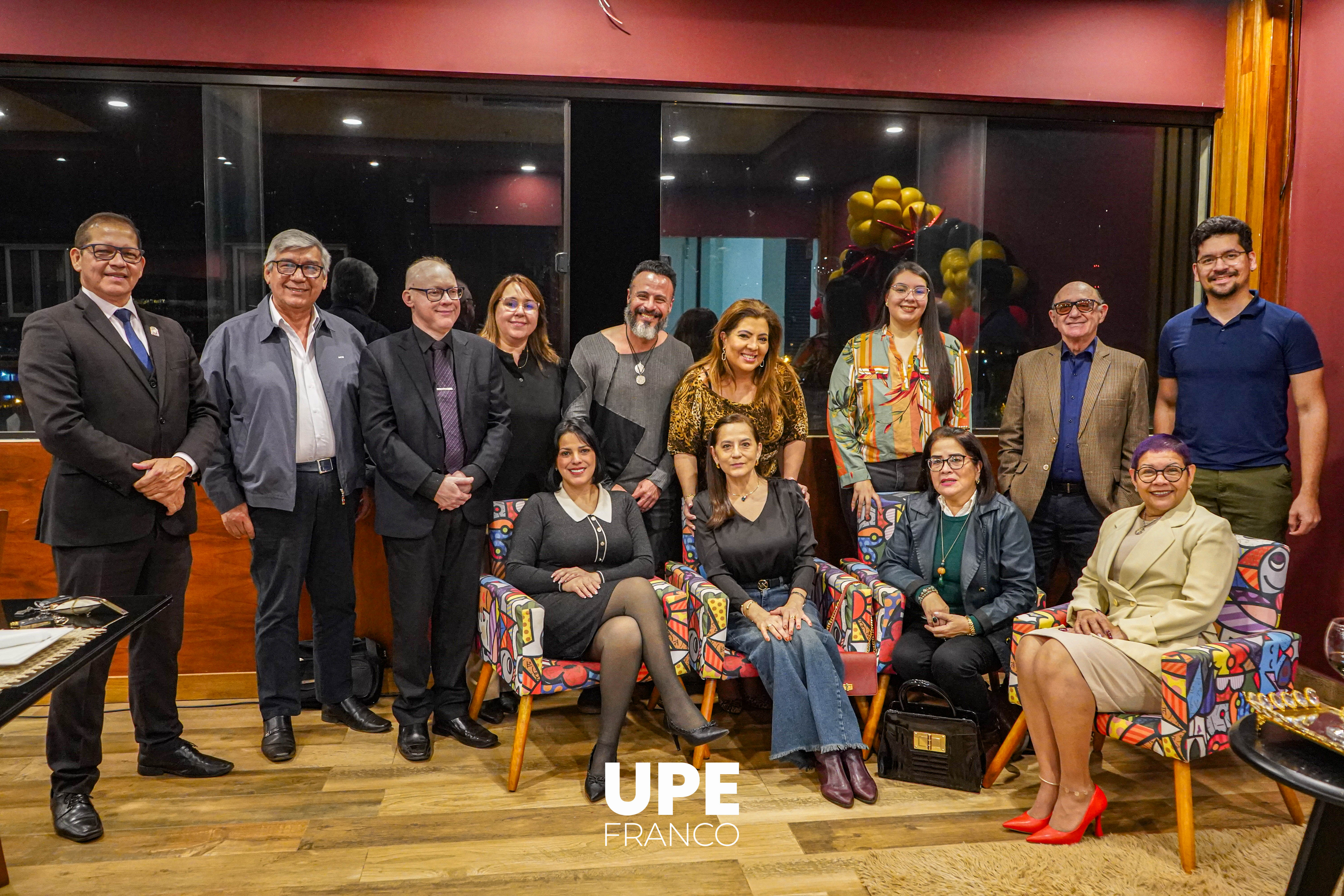 Docentes y autoridades de Derecho UPE celebran el Día del Abogado y de la Amistad