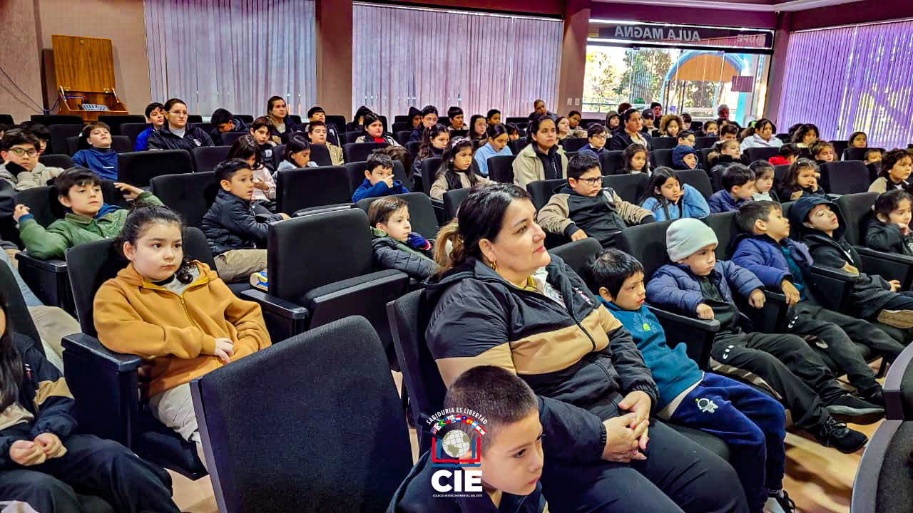 Misa en el Colegio Intercontinental del Este