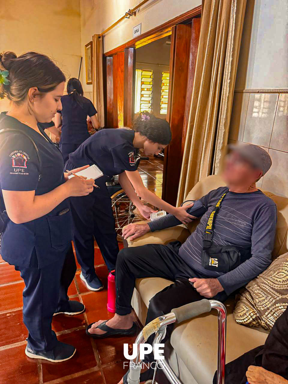 Estudiantes de Kinesiología y Fisioterapia ofrecen servicios de atención en el Hogar de ancianos San Agustín