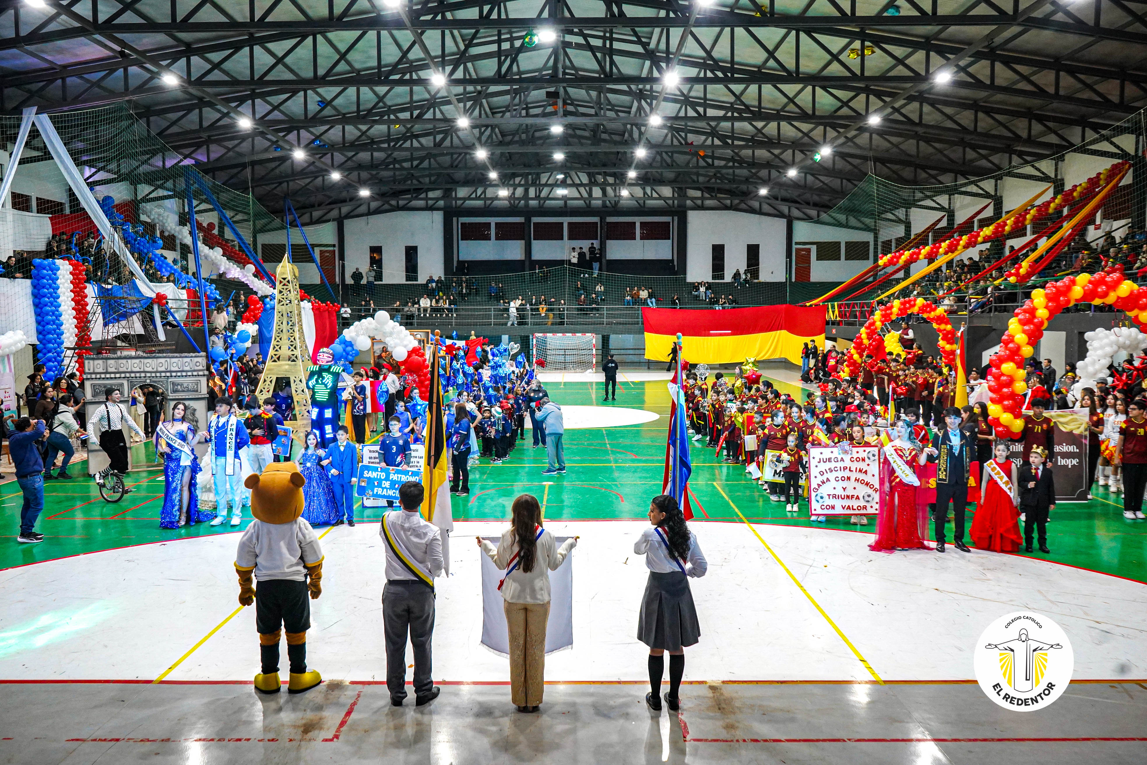 Inauguración de la Olimpiada entre Países: Colegio Católico El Redentor
