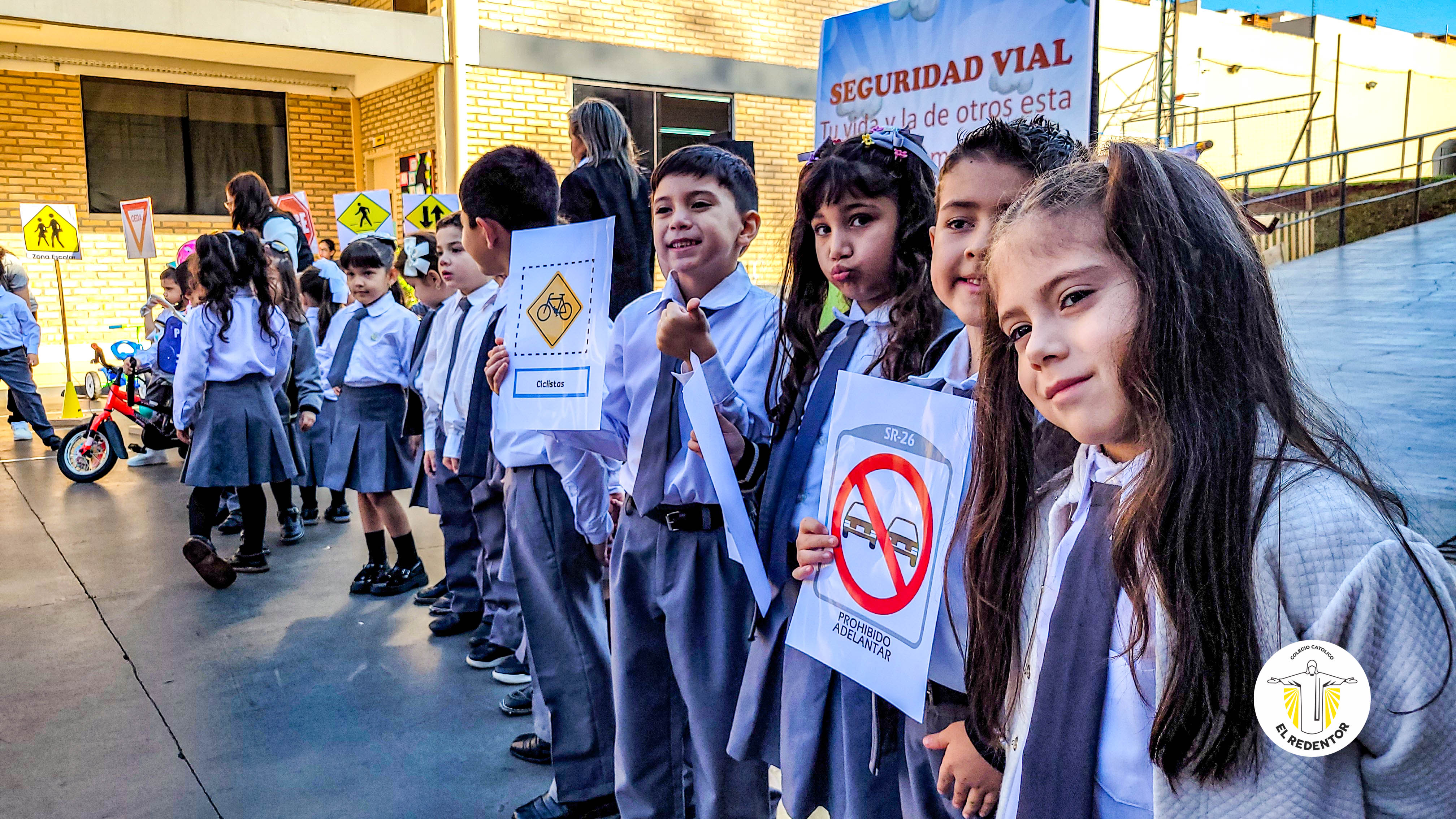 Clausura del Proyecto de Educación Vial en el Colegio Católico El Redentor