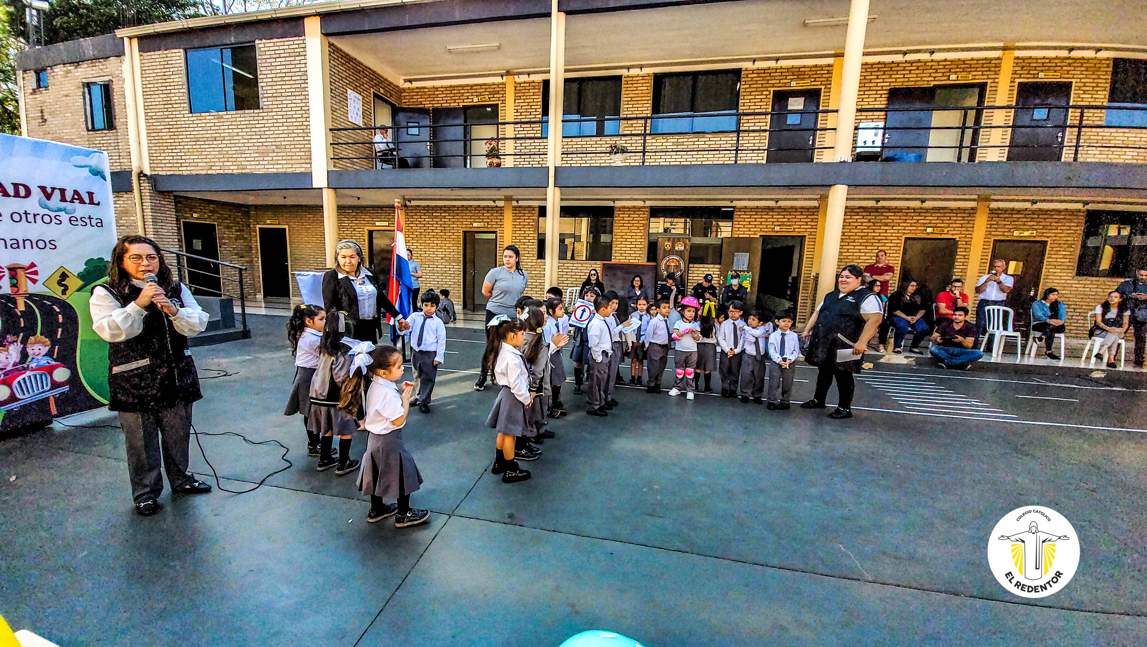 Clausura del Proyecto de Educación Vial en el Colegio Católico El Redentor