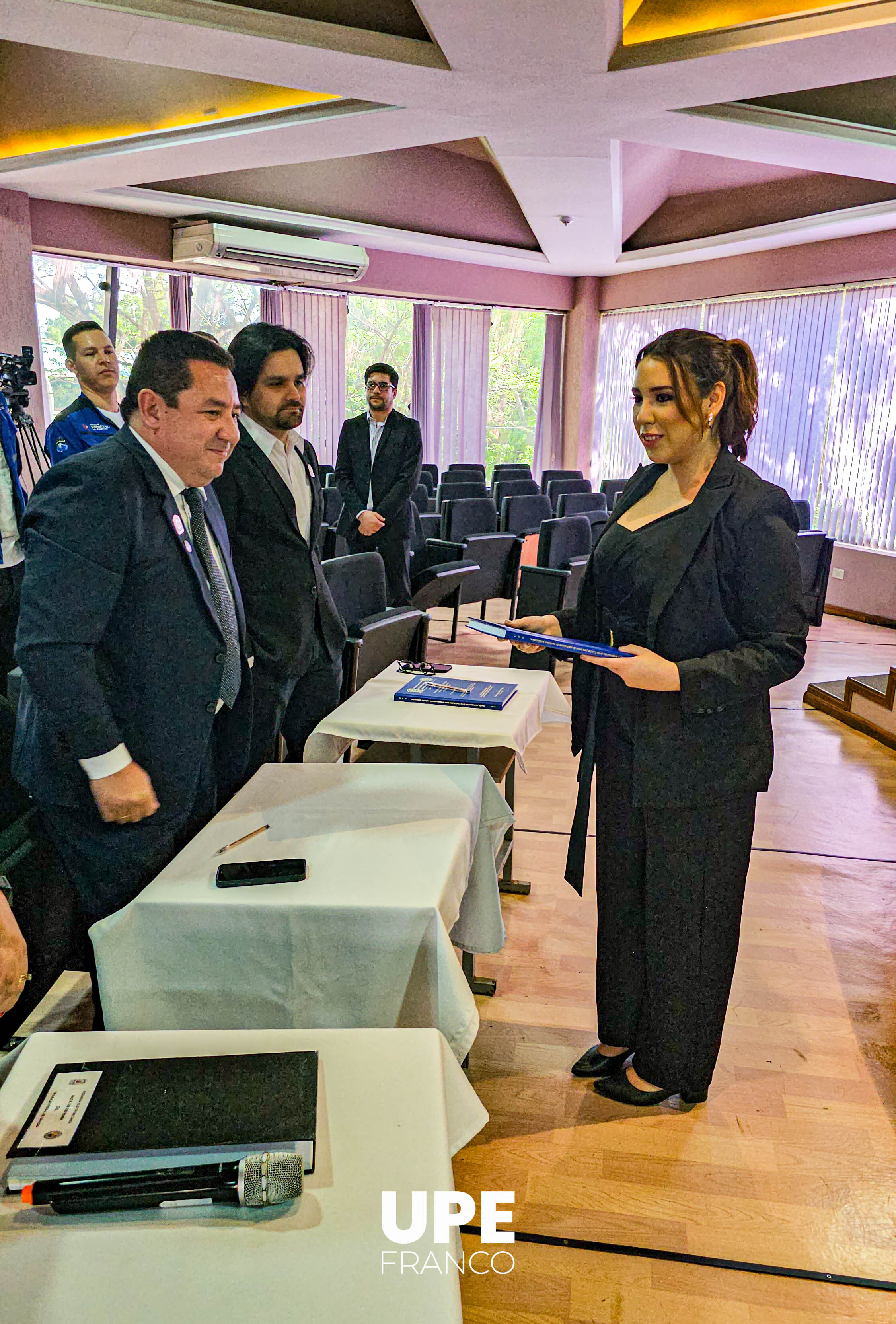 Diseño y construcción de una CanSat para toma de mediciones de variables ambientales: Defensa de TFG