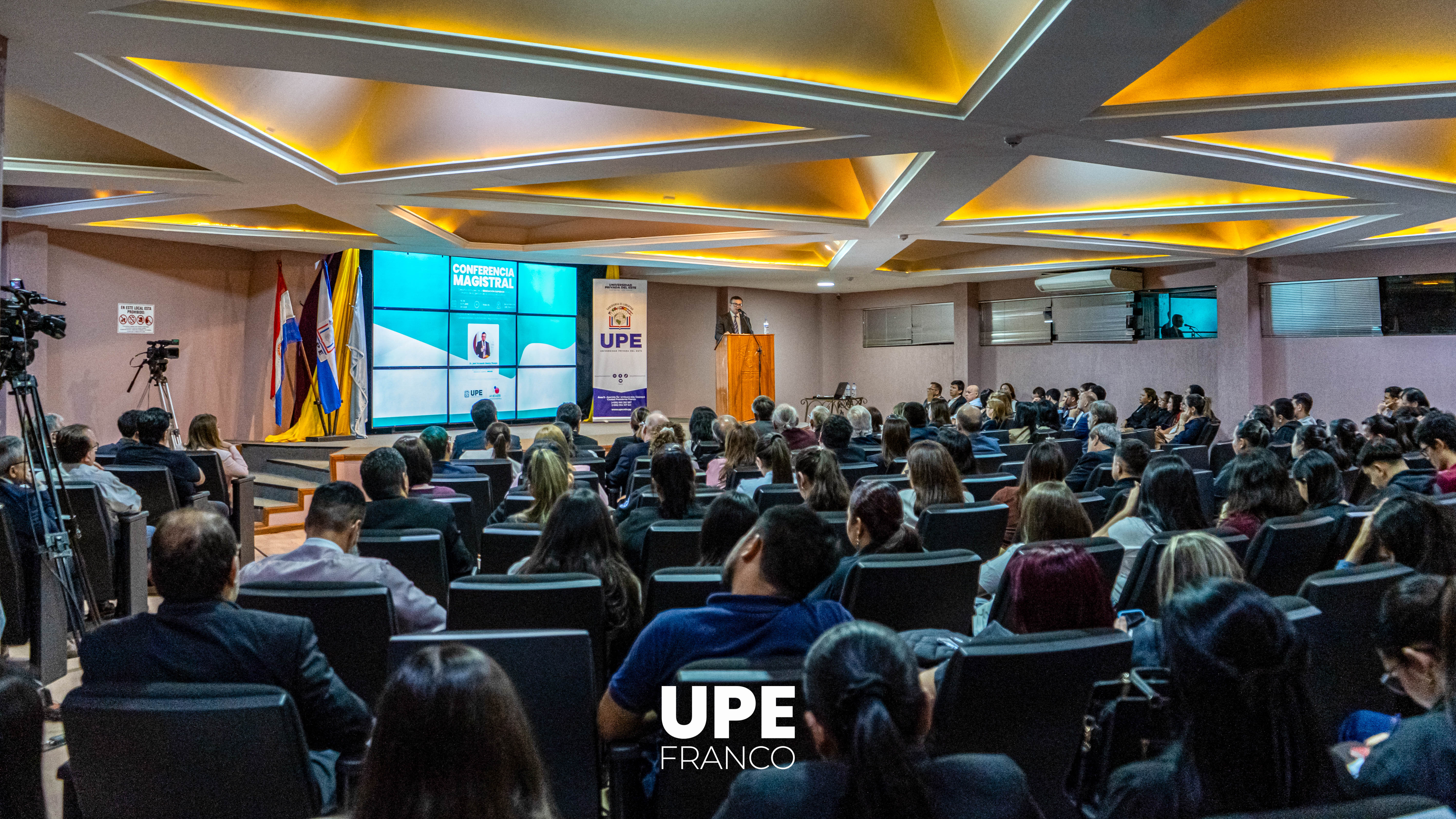 “Desafíos actuales de la Educación Superior en el marco de la gestión de la calidad educativa”: Conferencia Magistral en la UPE FRANCO