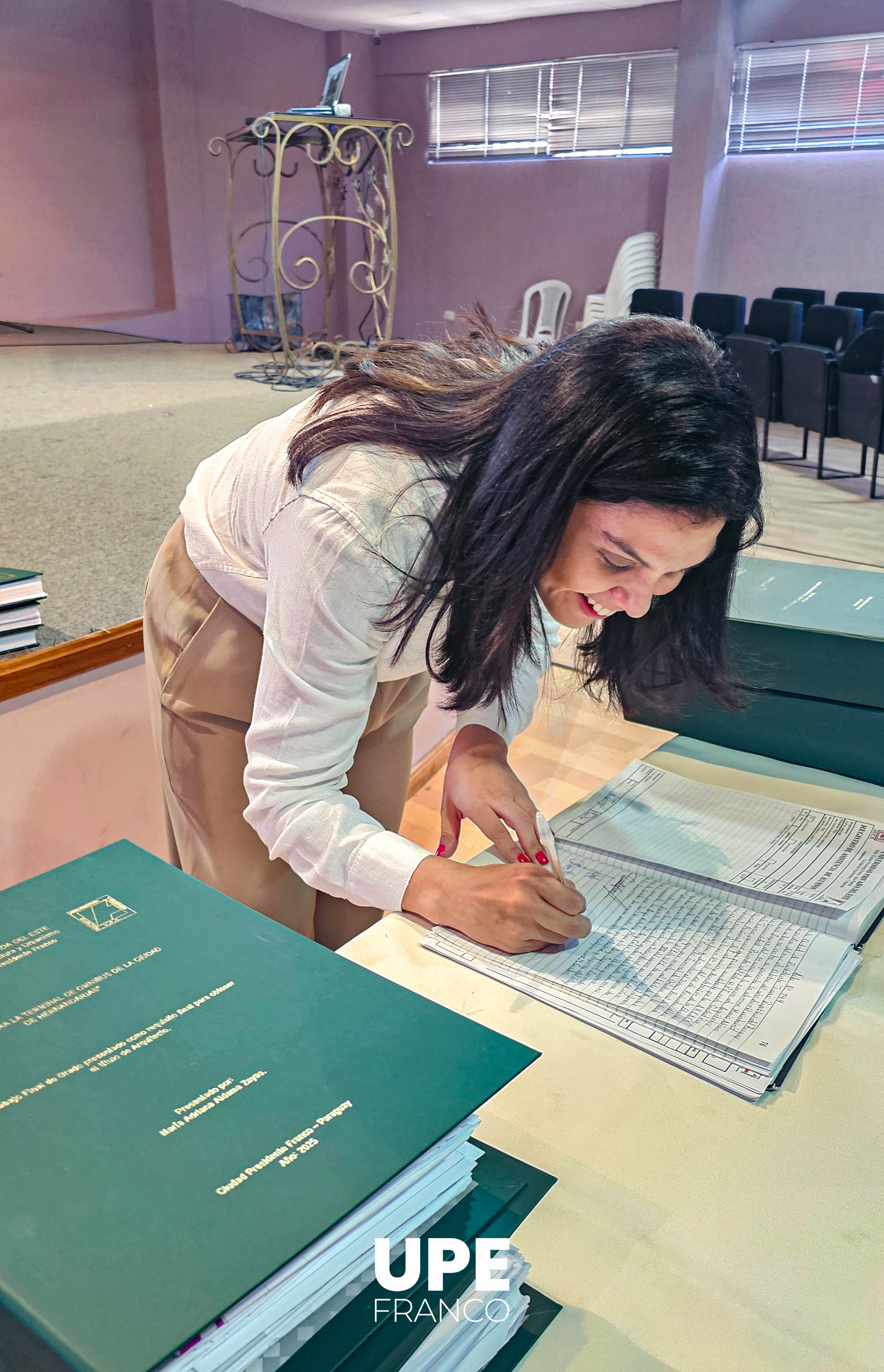 “Proyecto para la Terminal de Ómnibus de la Ciudad de Hernandarias”: Defensa de TFG en Arquitectura UPE