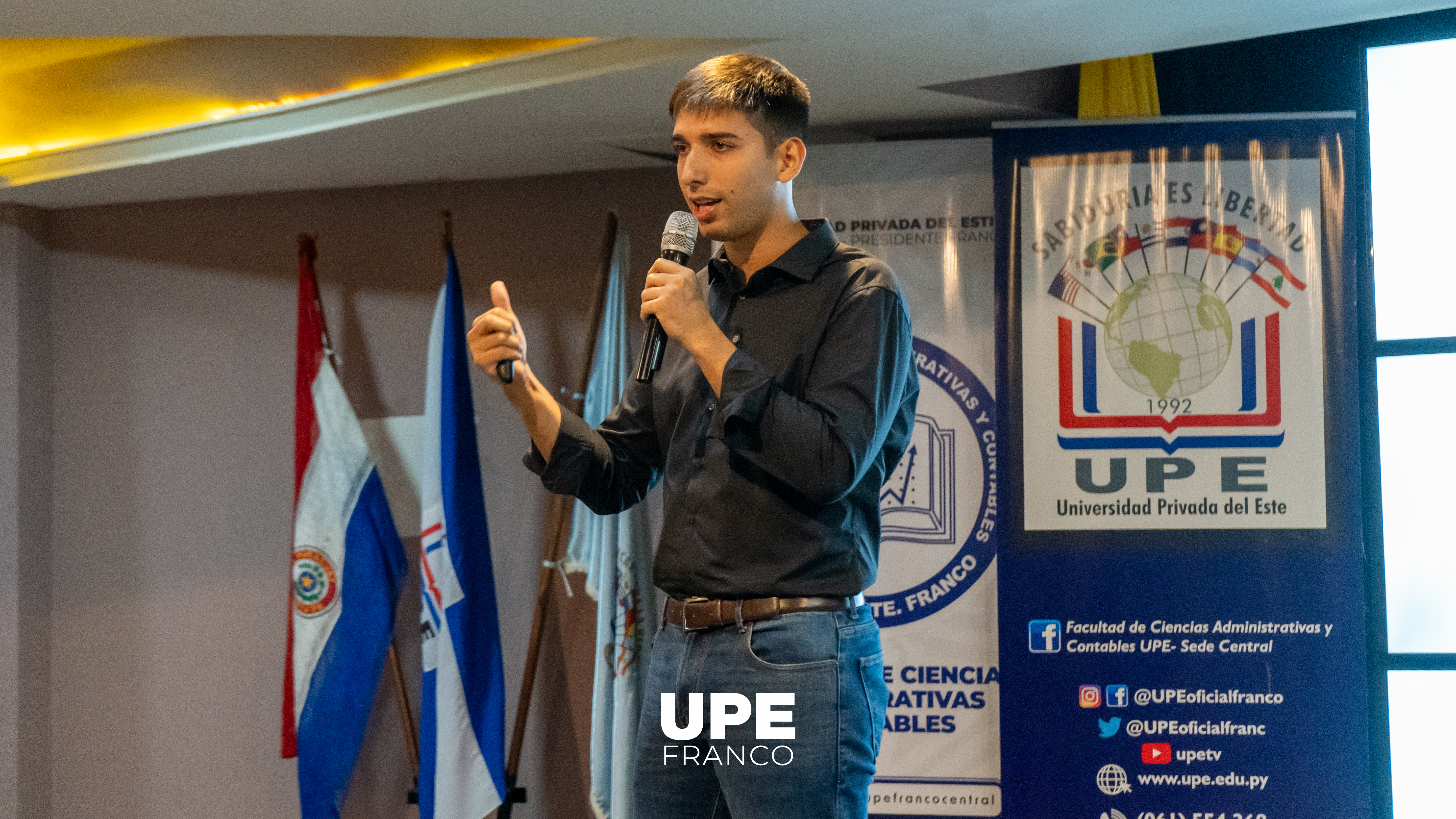“Desafíos y Oportunidades de la Juventud Paraguaya”: Conversatorio - UPE FRANCO