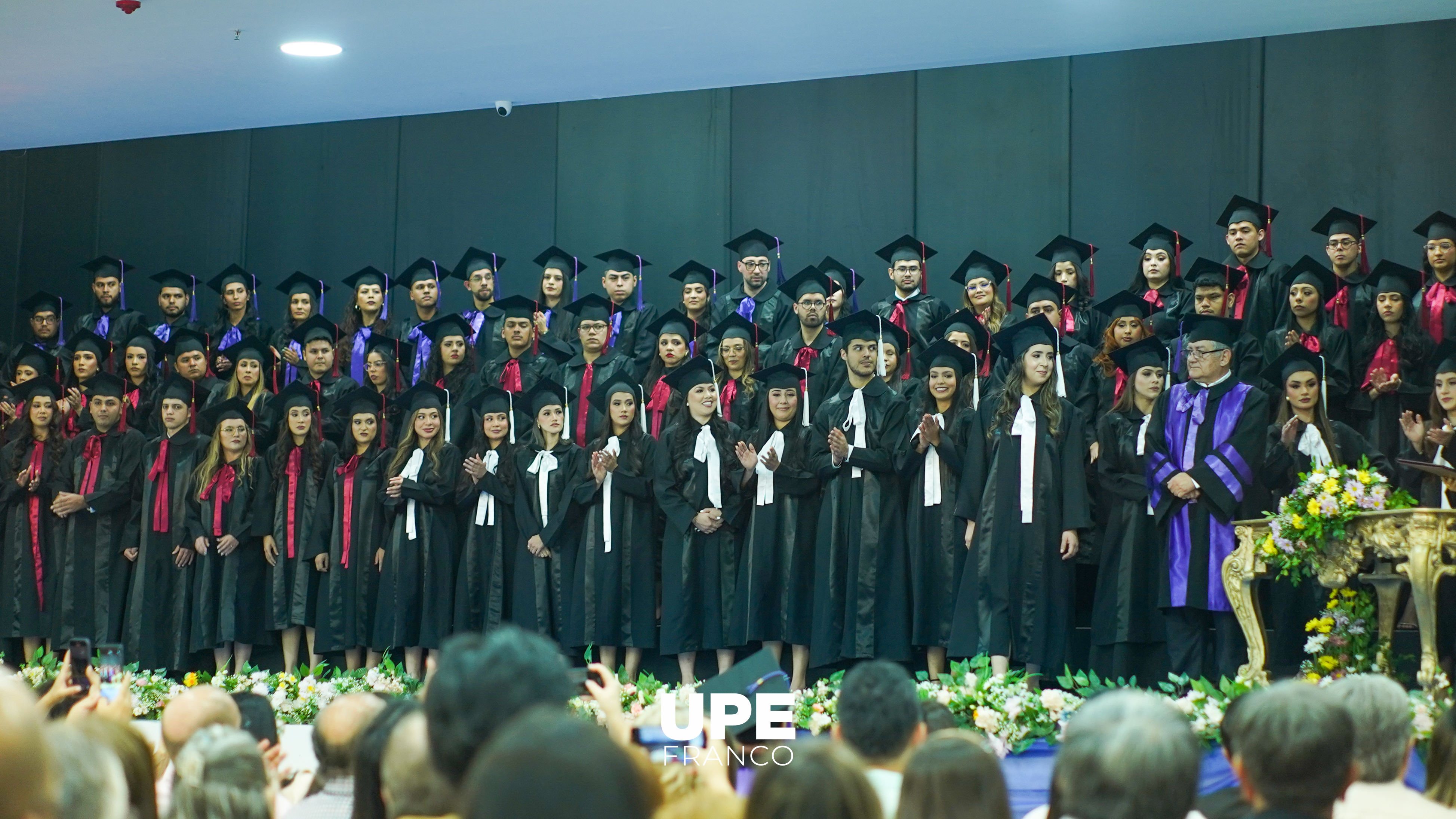 Ceremonia de Graduación: UPE, sede Presidente Franco y Filial Minga Guazú