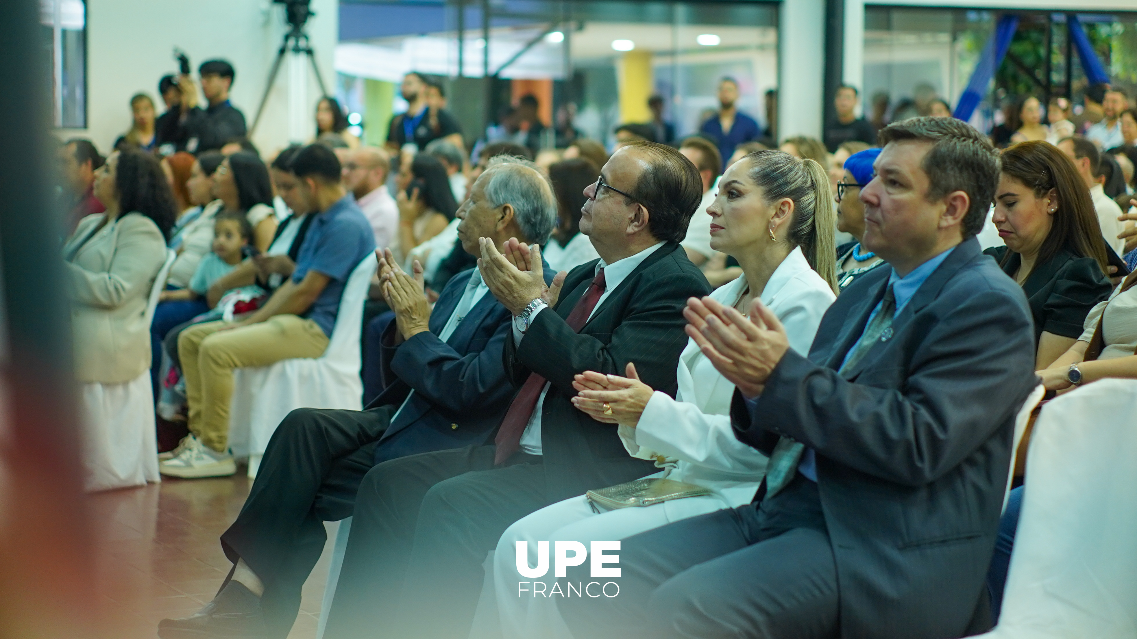 Ceremonia de Graduación: UPE, sede Presidente Franco y Filial Minga Guazú