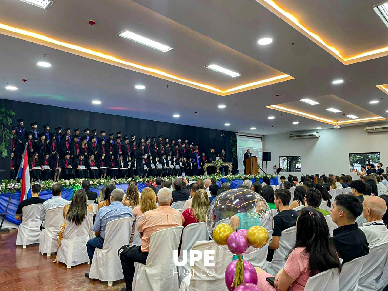 Ceremonia de Graduación: UPE, sede Presidente Franco y Filial Minga Guazú