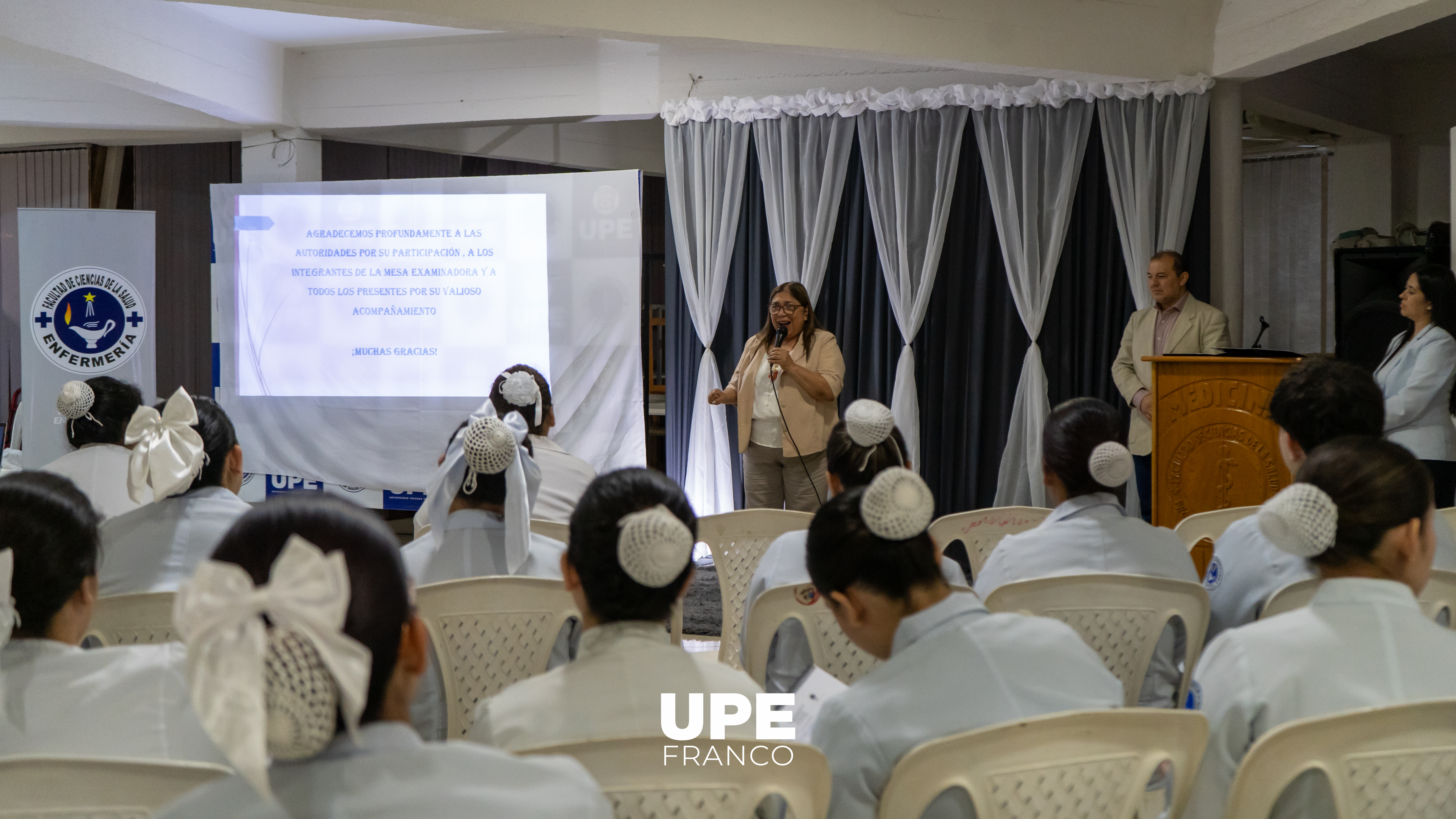 Clausura Por La Culminación Del Presente Semestre del Año Lectivo: Carrera de Enfermería - FCS