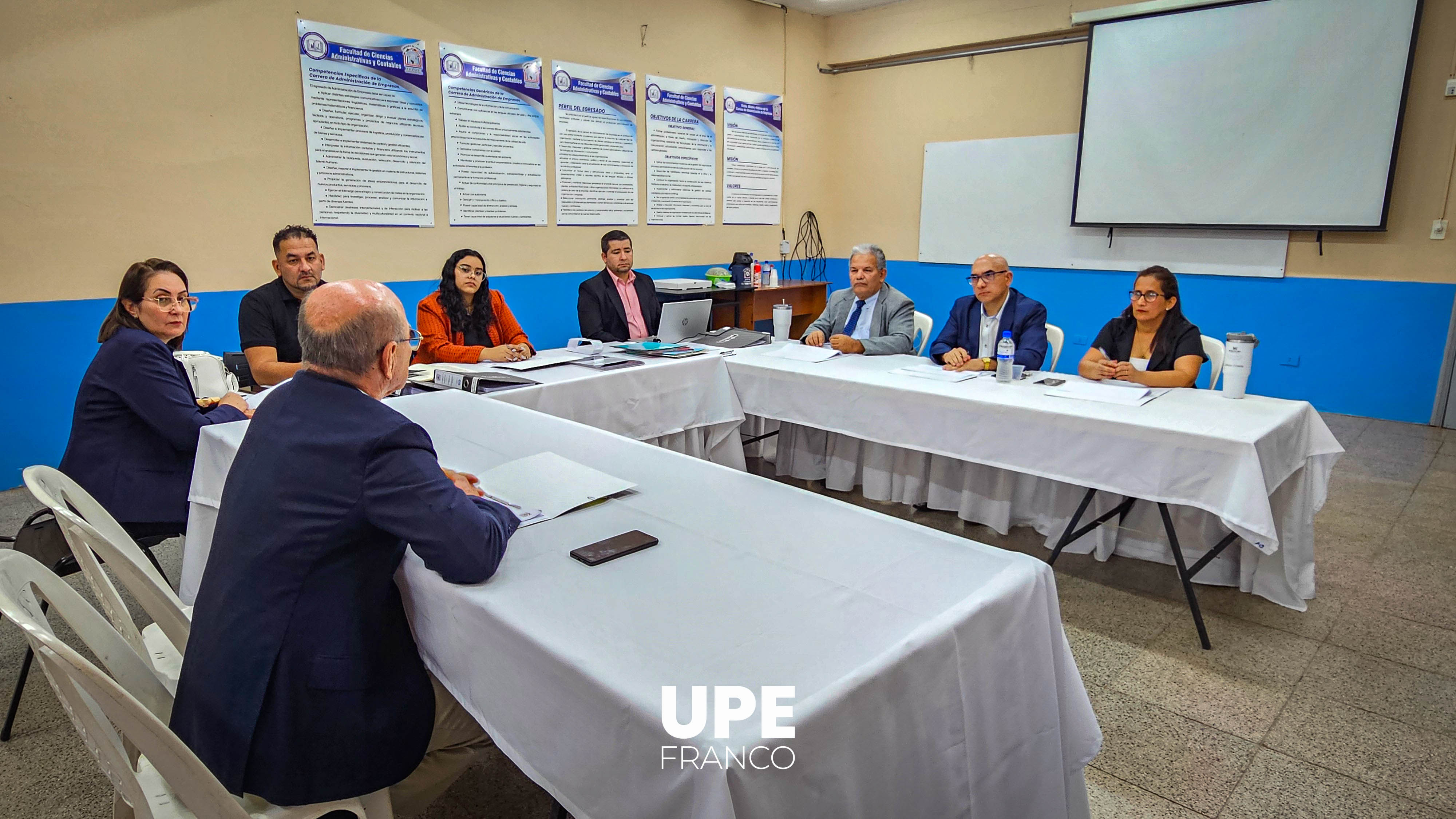 Reunión del Consejo de la Facultad de Ciencias Administrativas y Contables