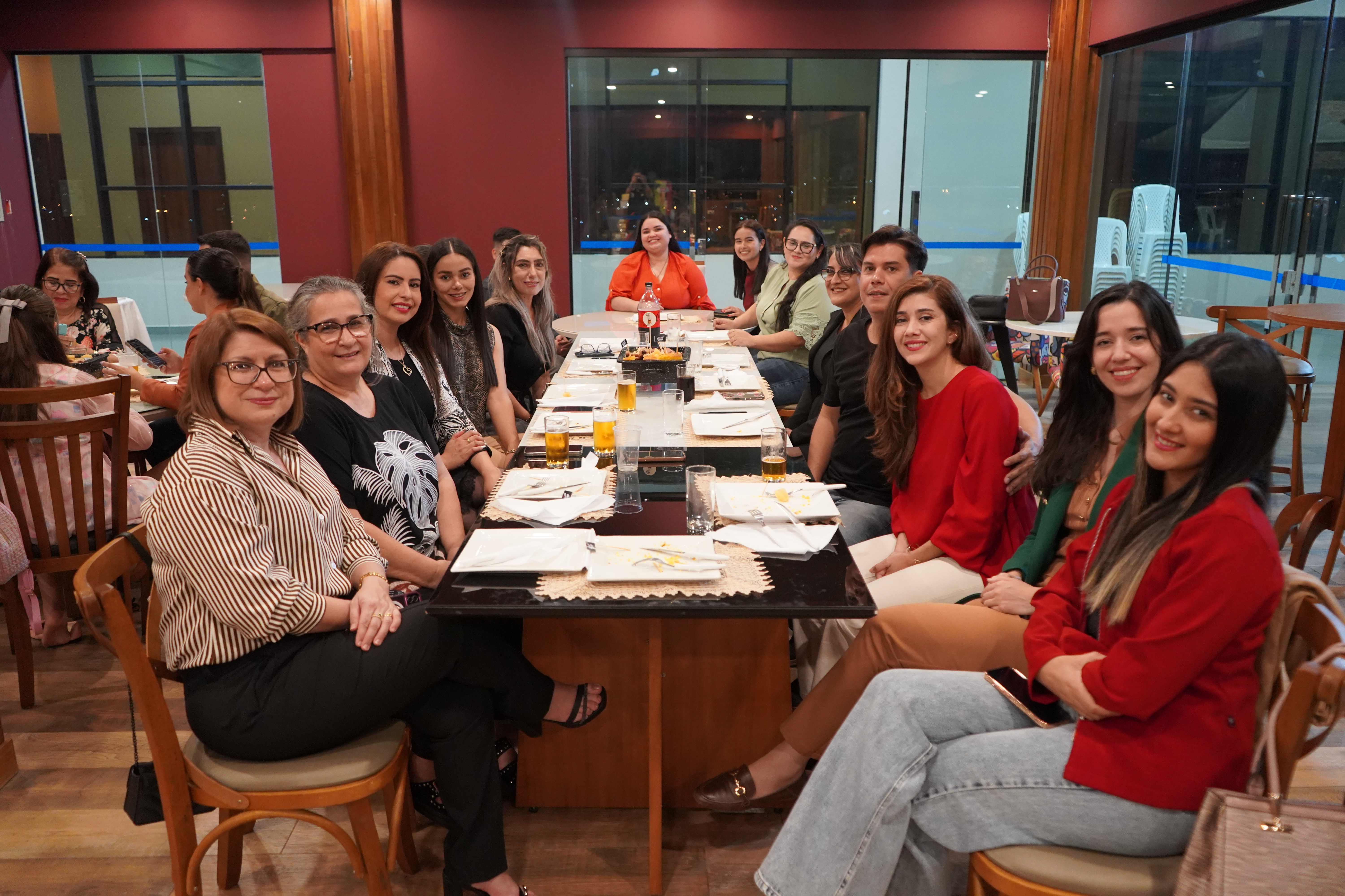 Cena de Confraternización: Despedida del año 2025 - Facultad de Arquitectura y Urbanismo