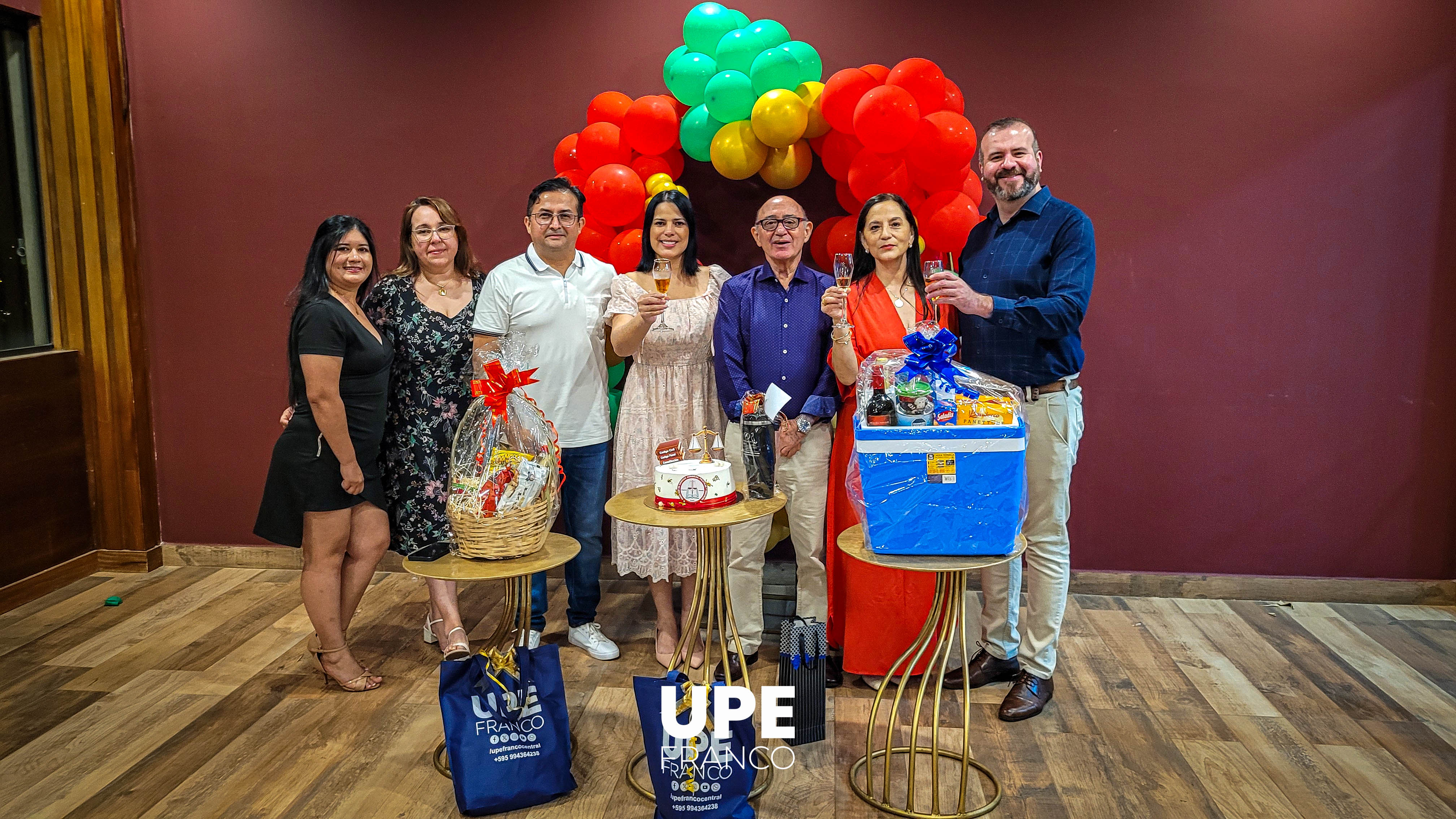 Cena de Confraternización: Despedida del año 2025 – Carrera de Derecho