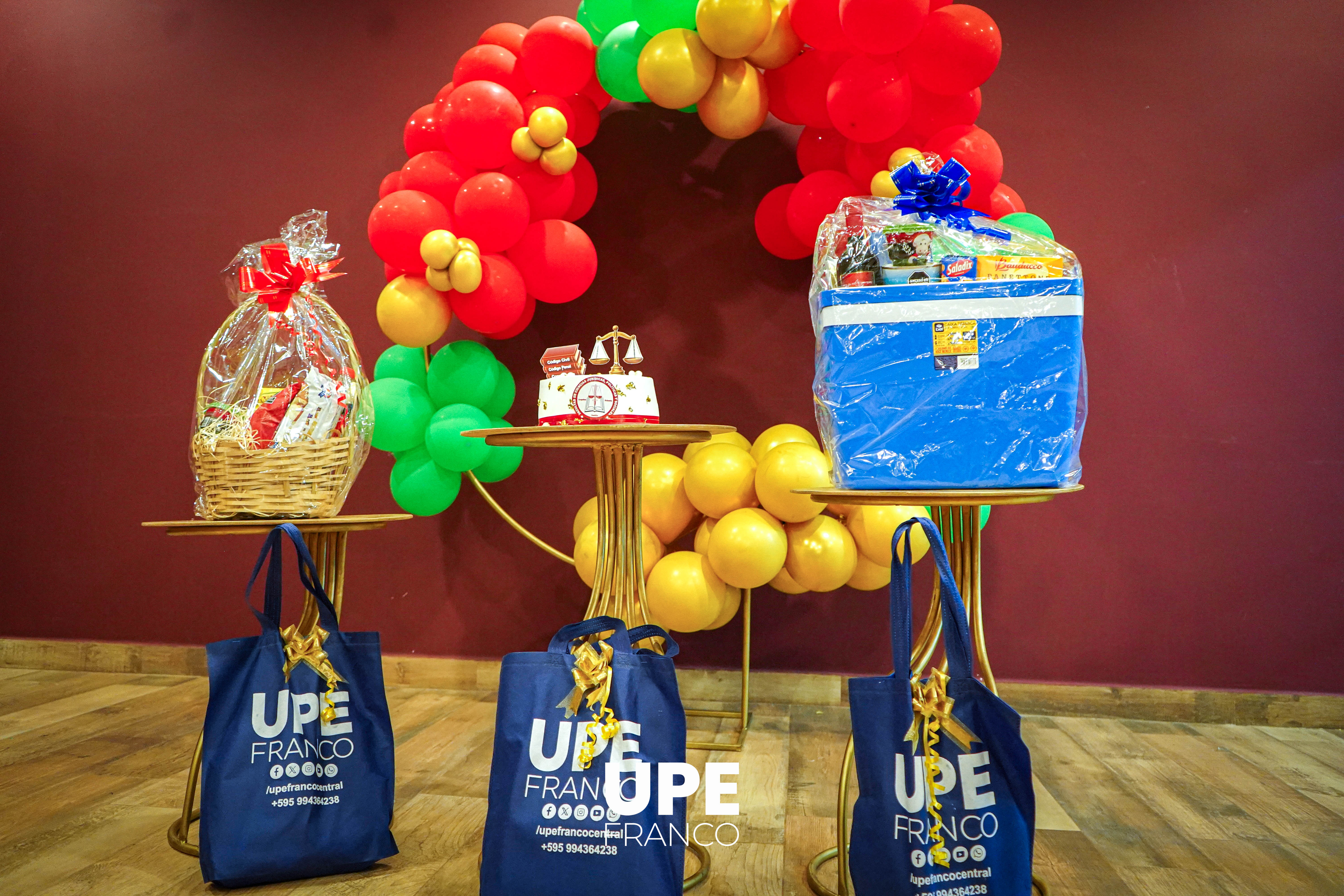 Cena de Confraternización: Despedida del año 2025 – Carrera de Derecho