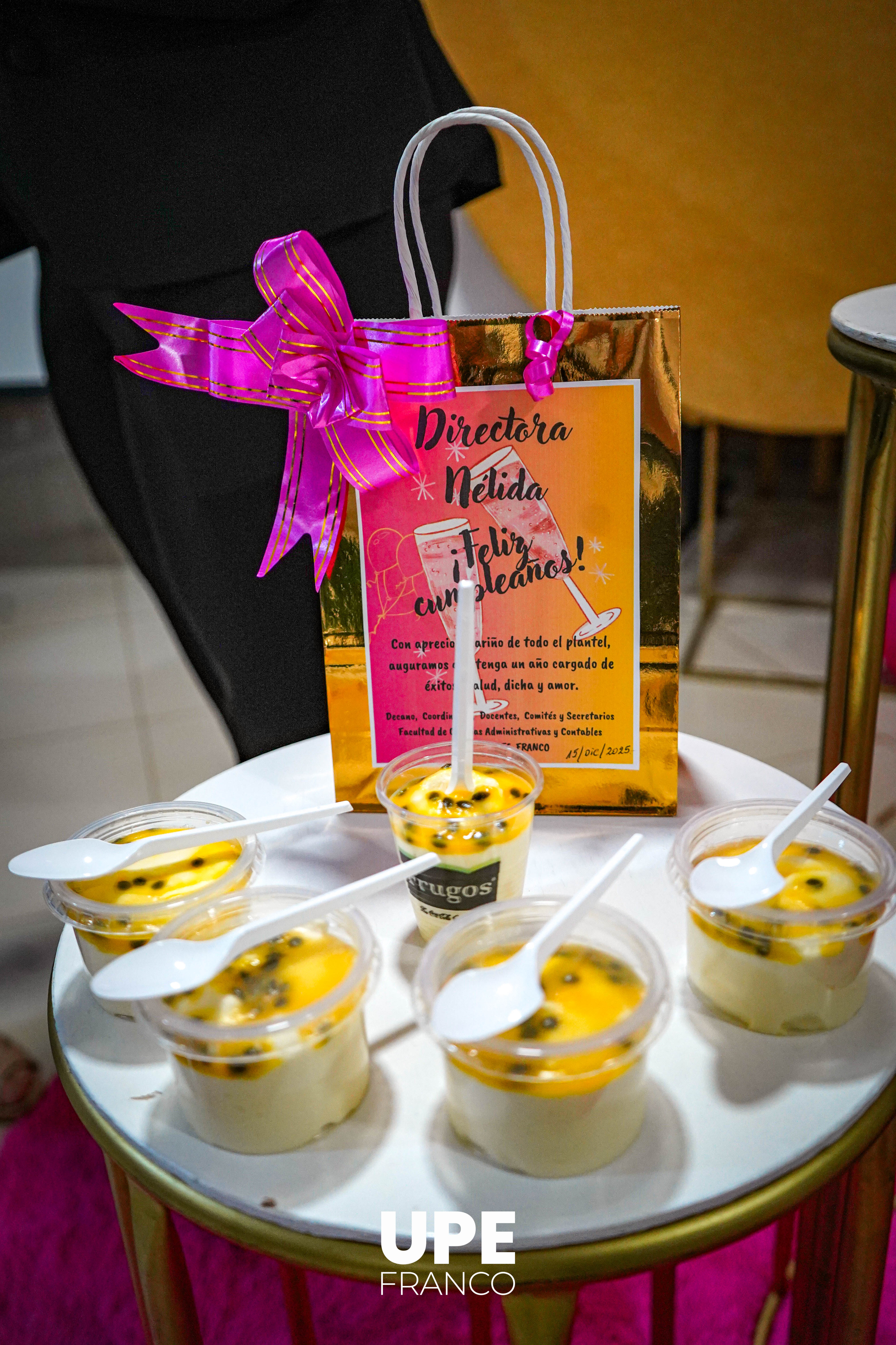 Cumpleaños de la Mag. Nélida Beatriz del Carmen Cappo: Facultad de Ciencias de la Educación y Ciencias Administrativas y Contables