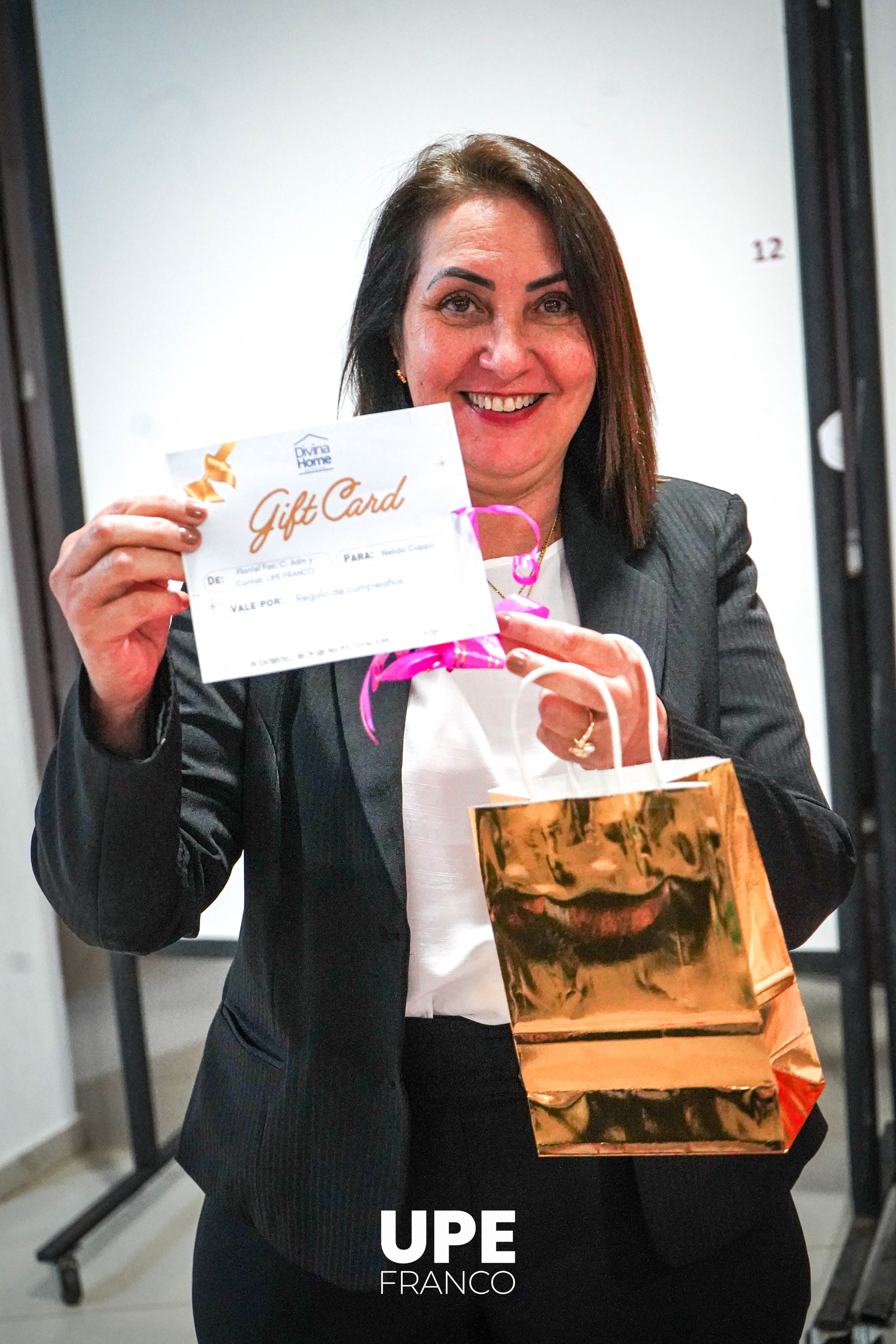 Cumpleaños de la Mag. Nélida Beatriz del Carmen Cappo: Facultad de Ciencias de la Educación y Ciencias Administrativas y Contables