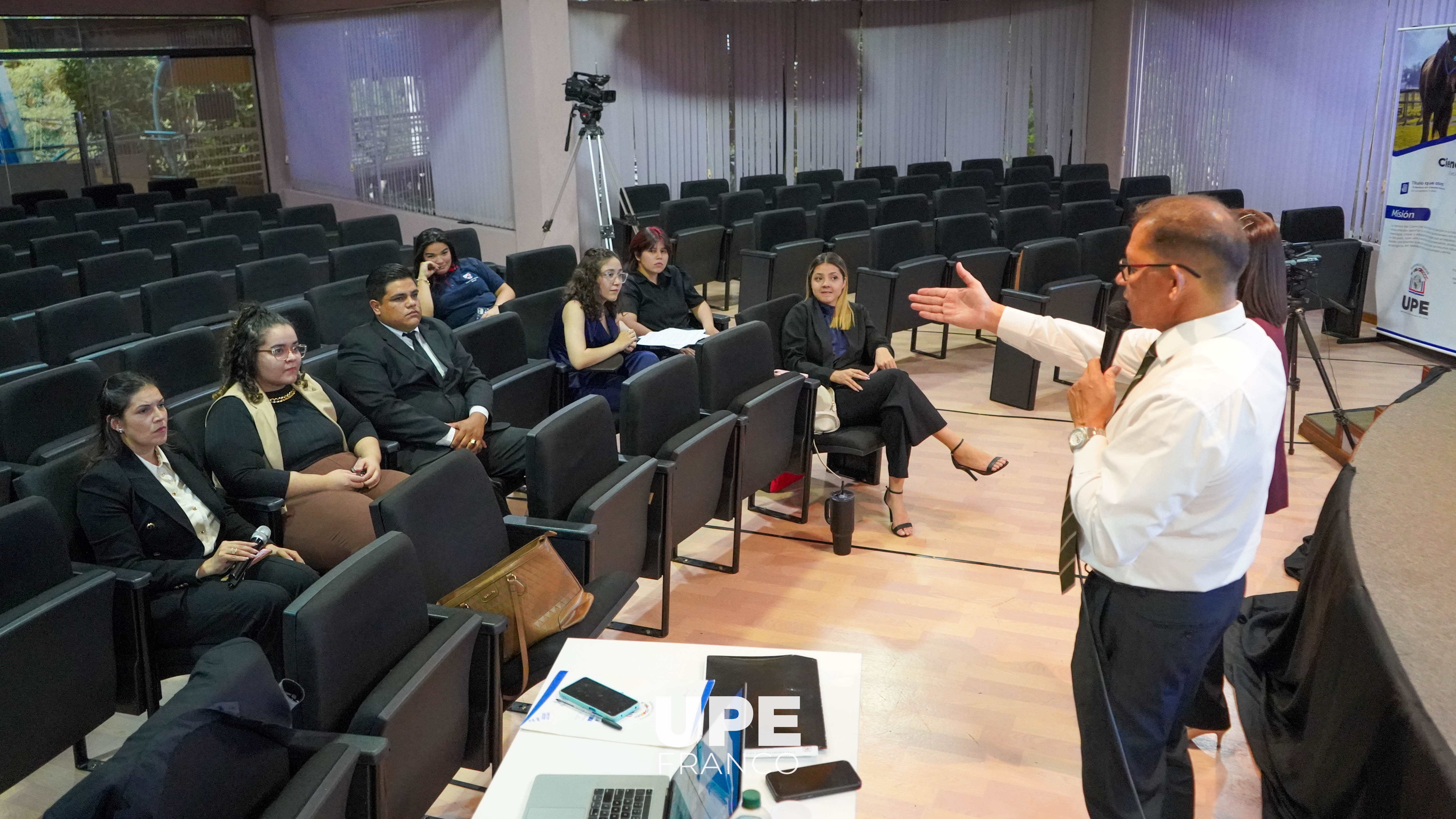 Examen Final de Oratoria I: Facultad de Ciencias Jurídicas, Políticas y Sociales