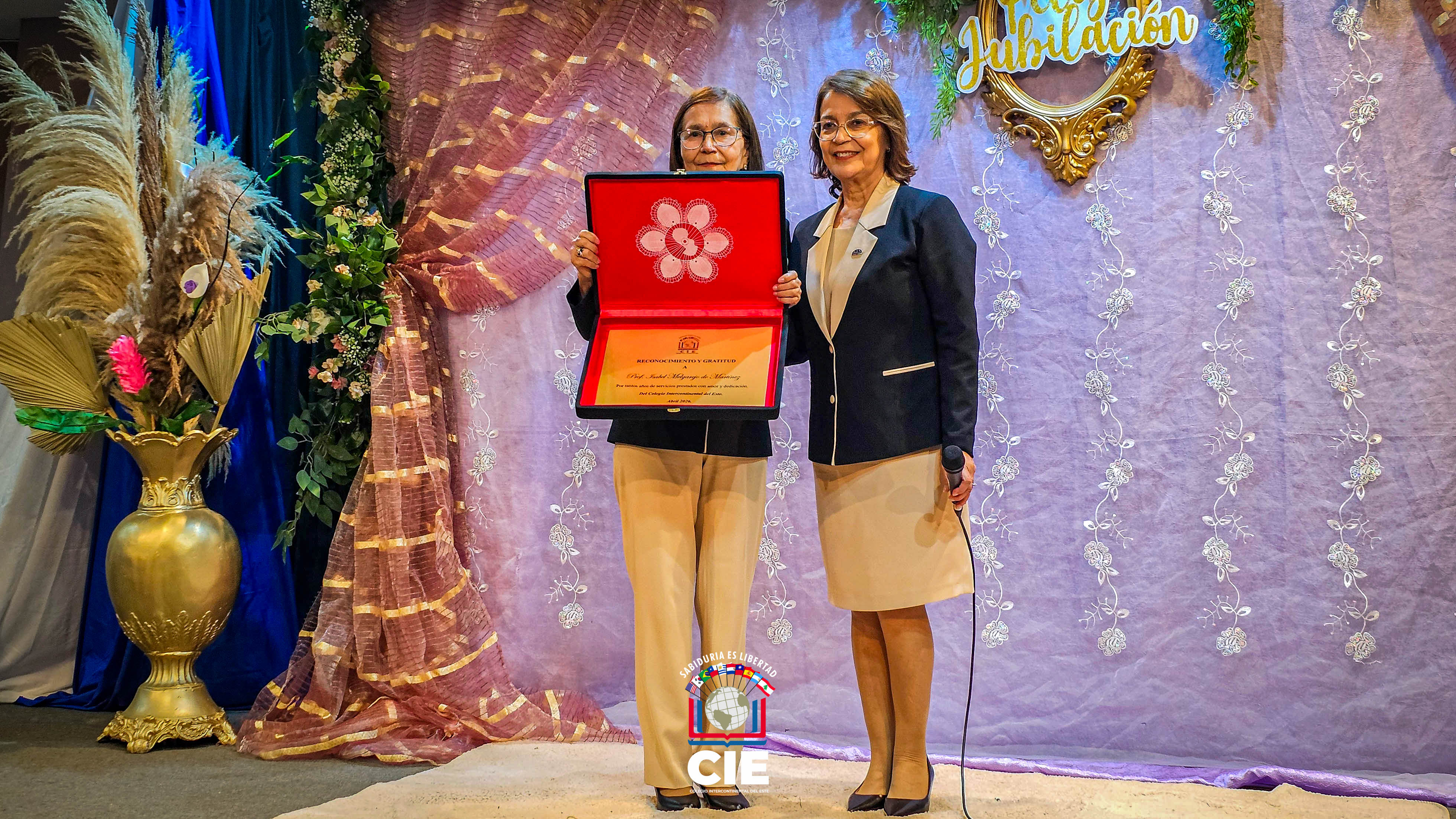 Festejo por el Día del Maestro: Colegio Intercontinental del Este