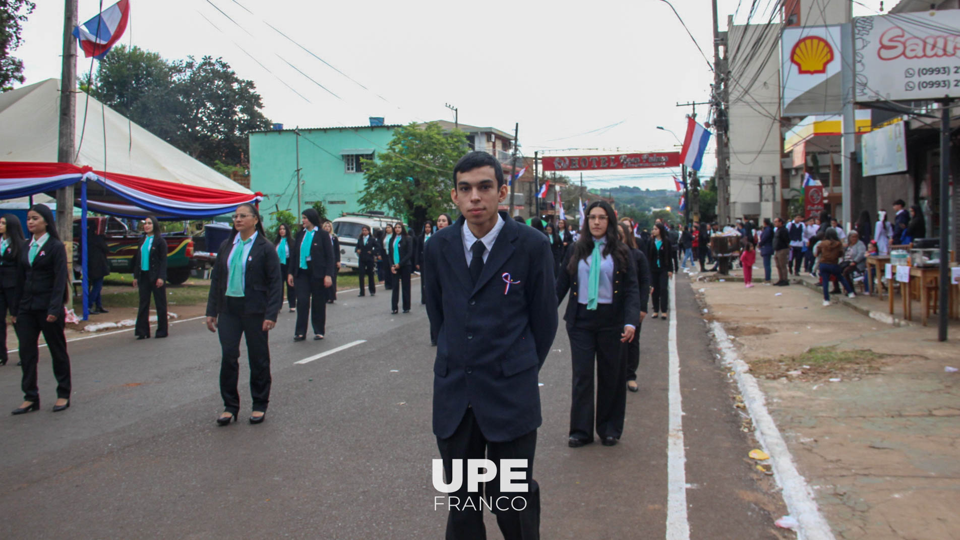 Facultad de Ciencias de la Educación de la UPE Franco participó del desfile estudiantil por las Fiestas Patrias