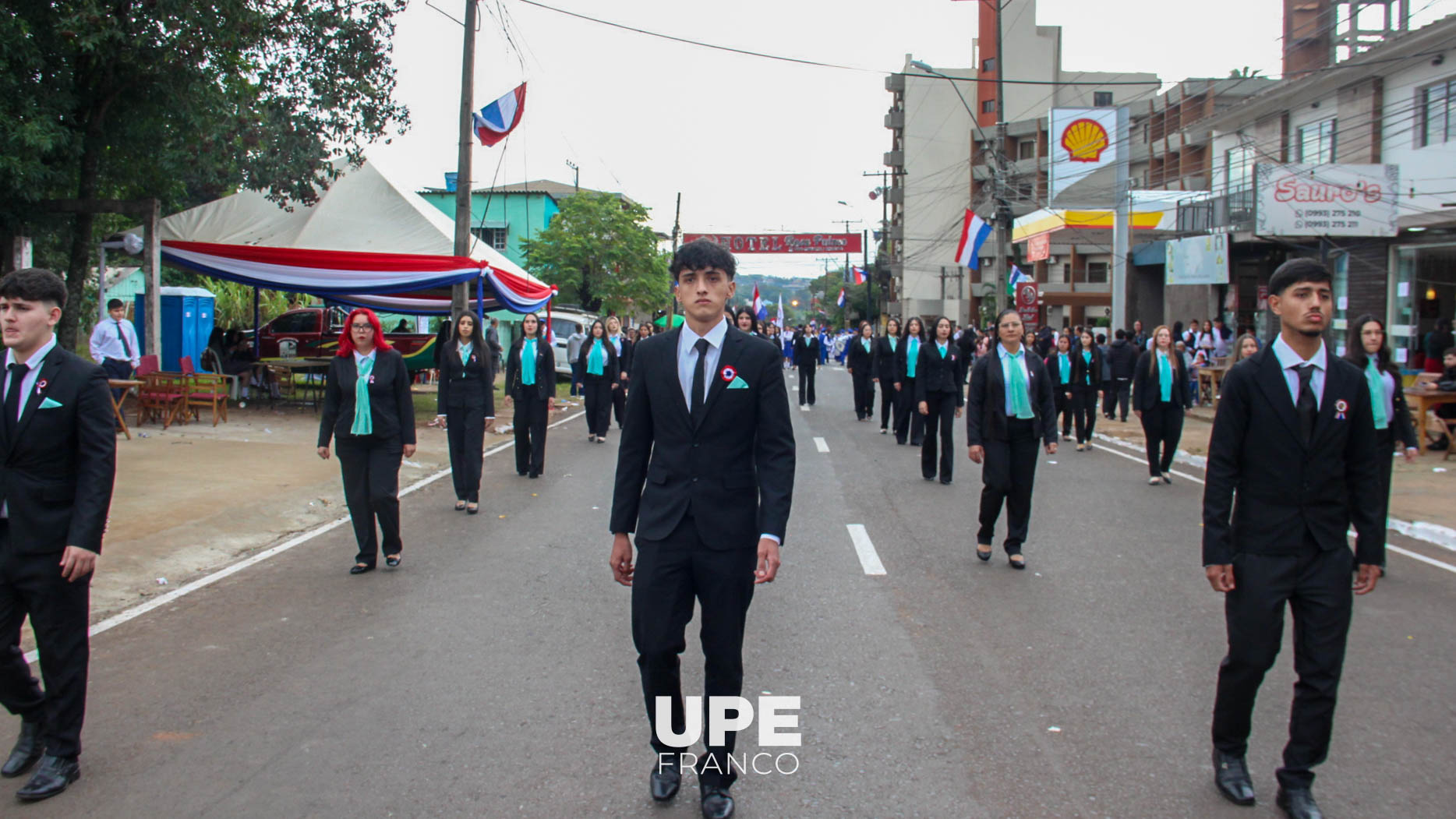 Facultad de Ciencias de la Educación de la UPE Franco participó del desfile estudiantil por las Fiestas Patrias