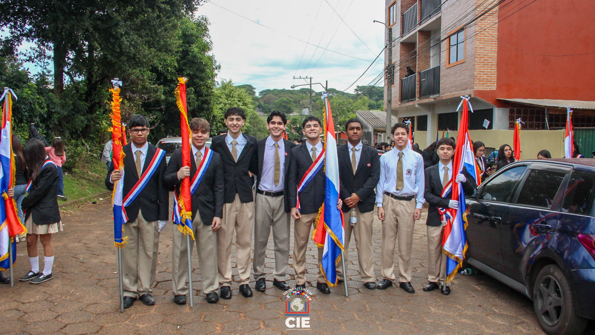 CIE participó del desfile estudiantil por las Fiestas Patrias