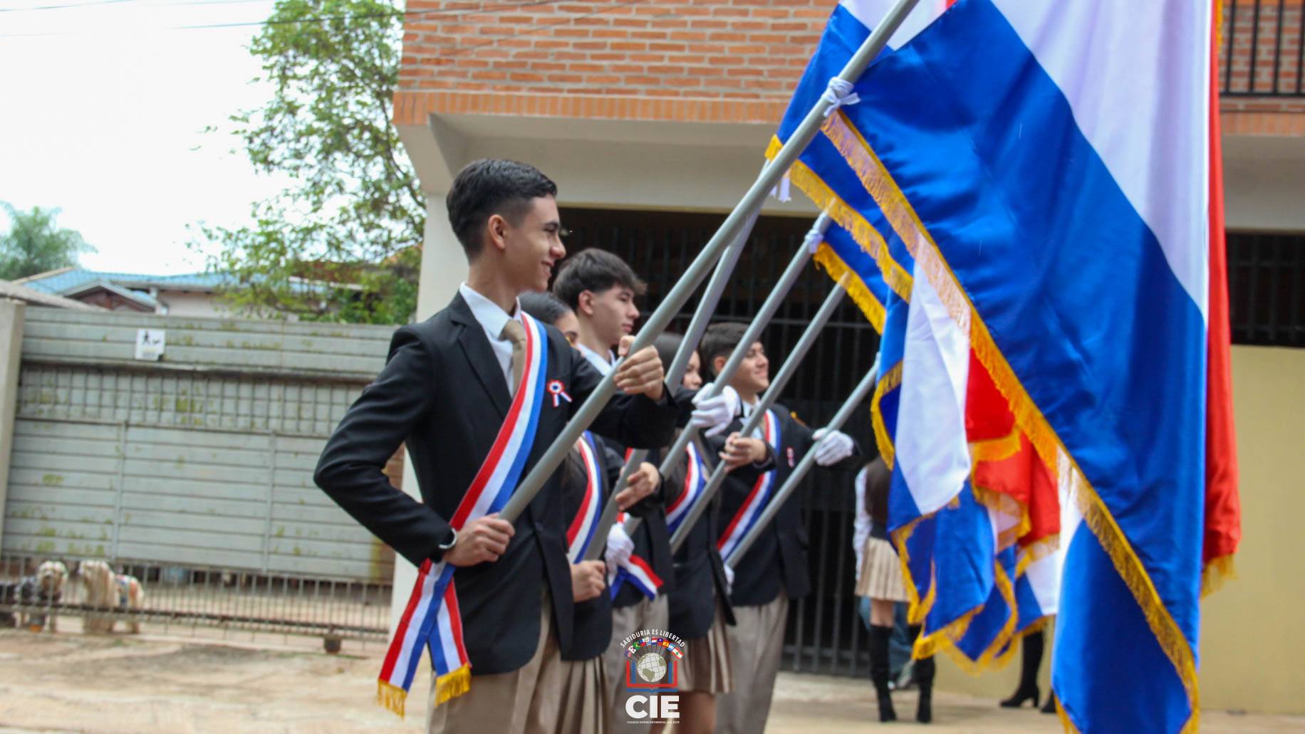 CIE participó del desfile estudiantil por las Fiestas Patrias