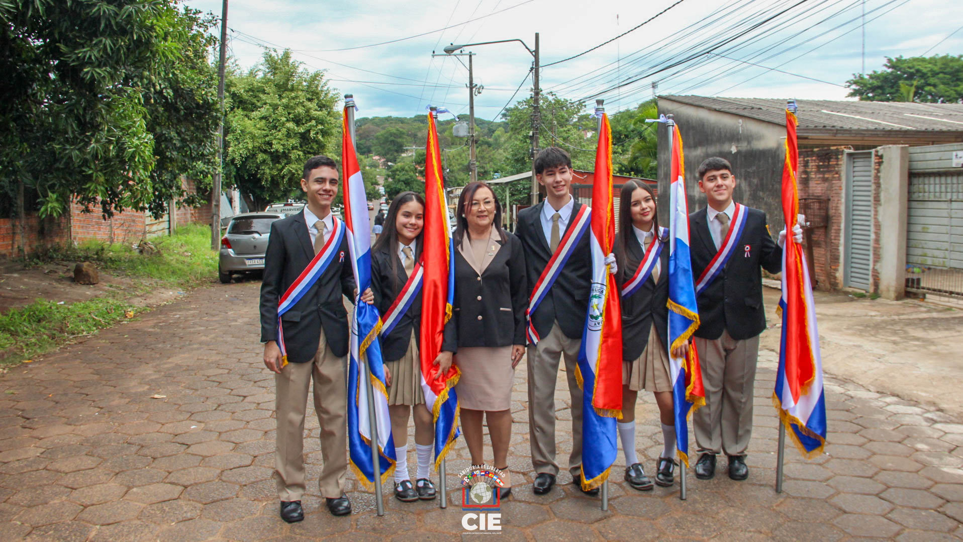 CIE participó del desfile estudiantil por las Fiestas Patrias