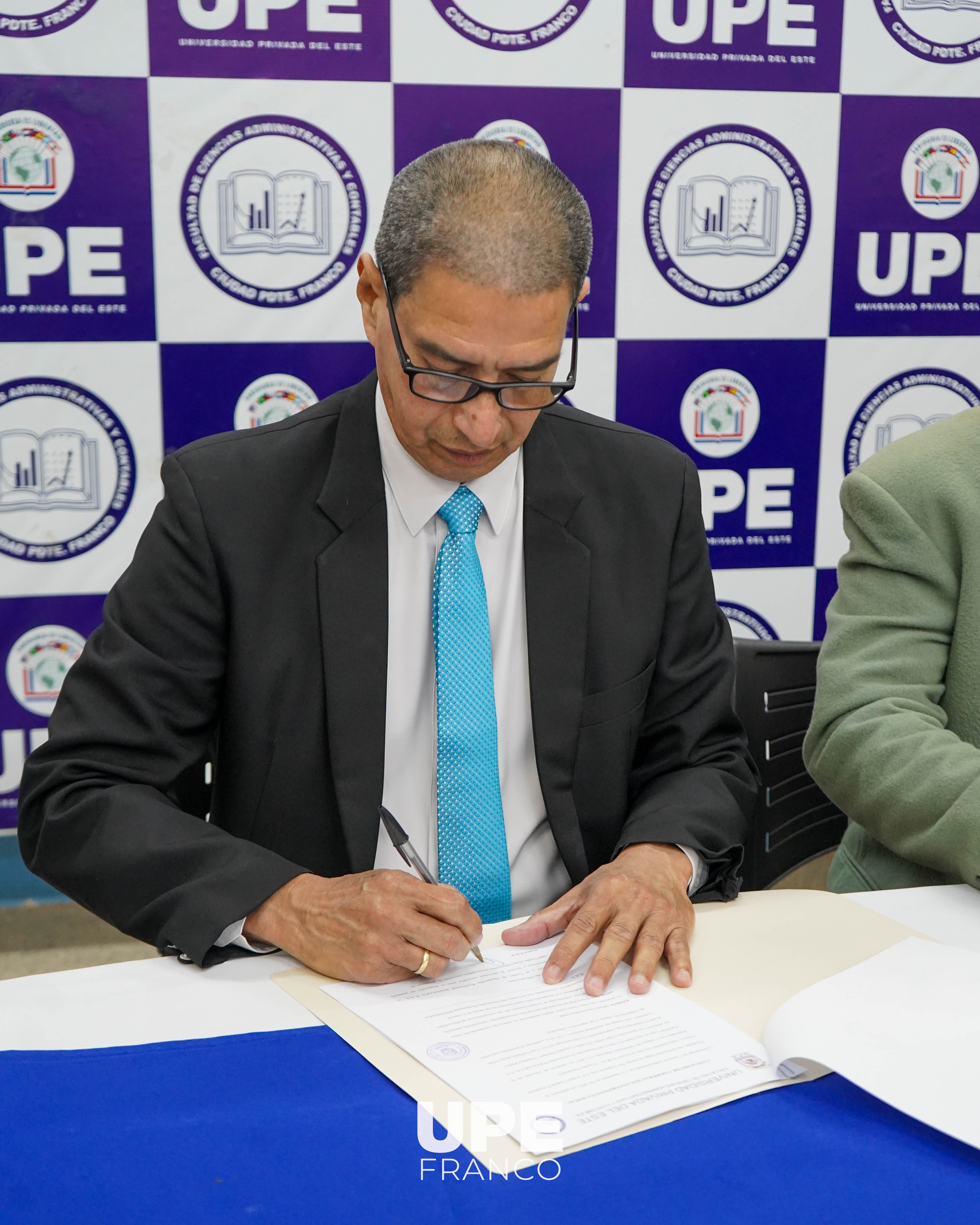 FACULTAD DE CIENCIAS ADMINISTRATIVAS Y CONTABLES DE LA UPE SUSCRIBE CONVENIO DE COOPERACIÓN CON PAPAHARA E.A.S.