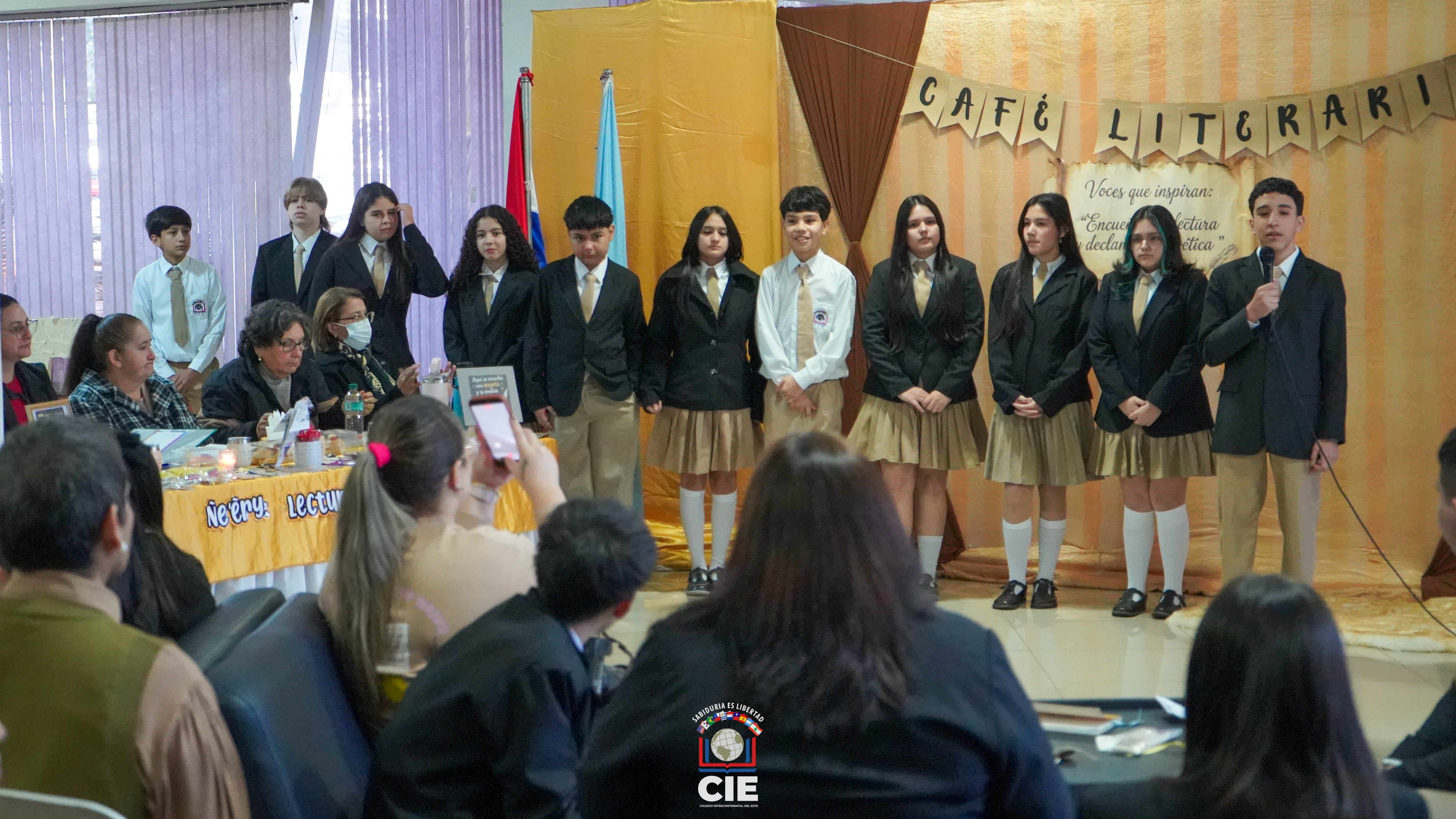 CAFÉ LITERARIO ÑE'ẼRY: ESTUDIANTES DEL TERCER CICLO PARTICIPARON DE UNA JORNADA DE LECTURA Y DECLAMACIÓN POÉTICA