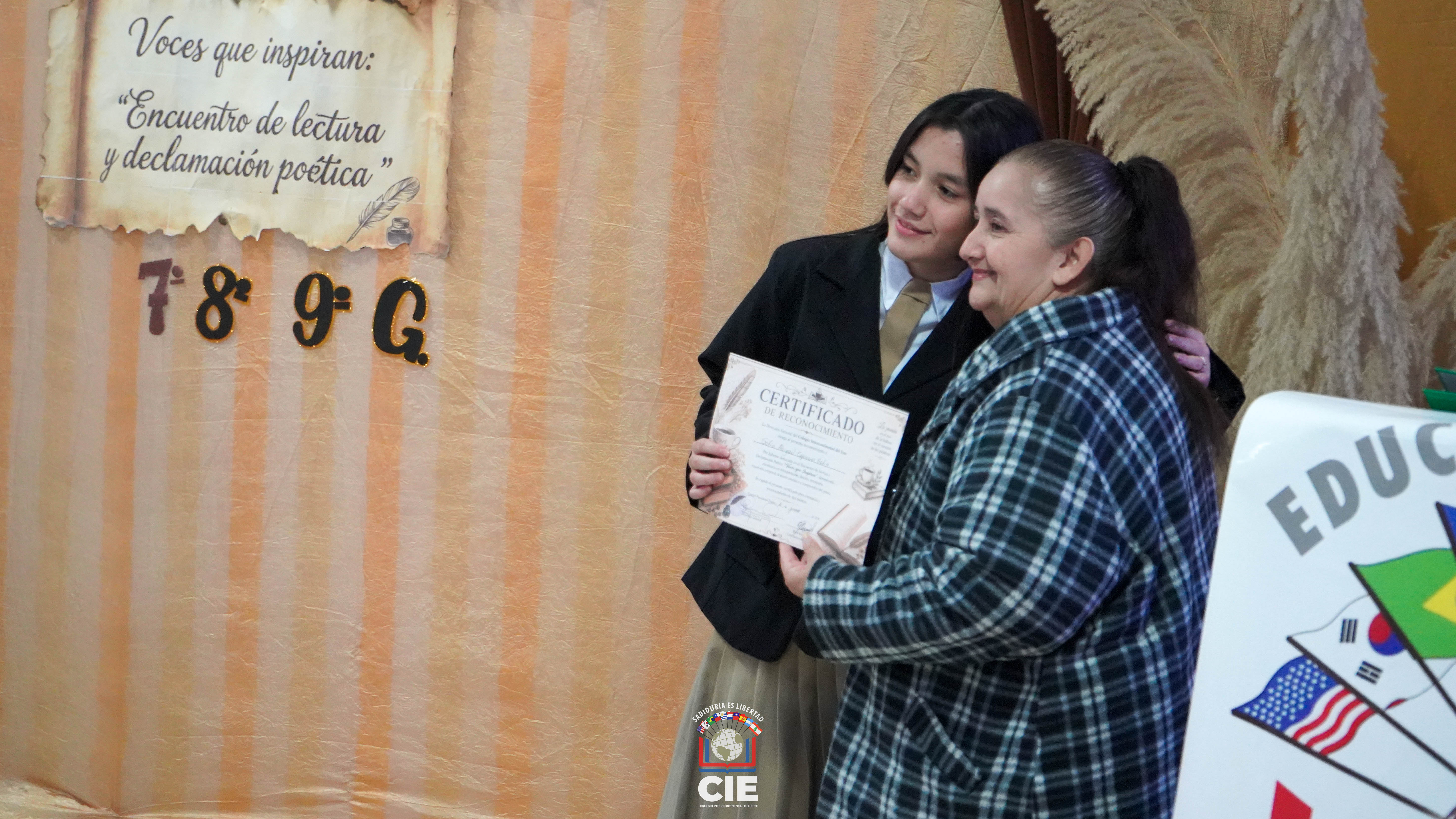 CAFÉ LITERARIO ÑE'ẼRY: ESTUDIANTES DEL TERCER CICLO PARTICIPARON DE UNA JORNADA DE LECTURA Y DECLAMACIÓN POÉTICA