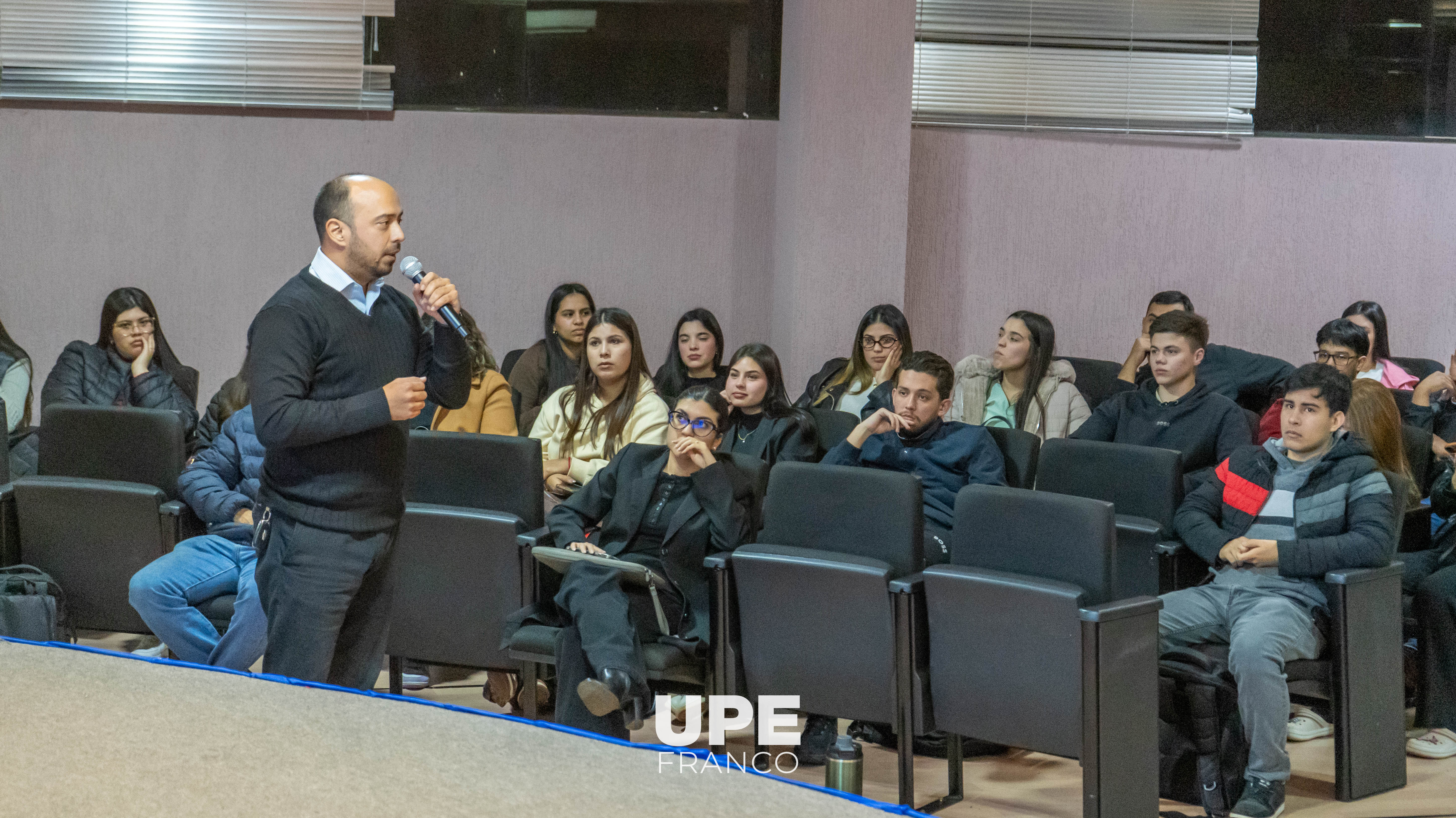EXTENSIÓN UNIVERSITARIA IMPULSA CAPACITACIÓN EN REDACCIÓN, FOTOGRAFÍA Y PRODUCCIÓN AUDIOVISUAL
