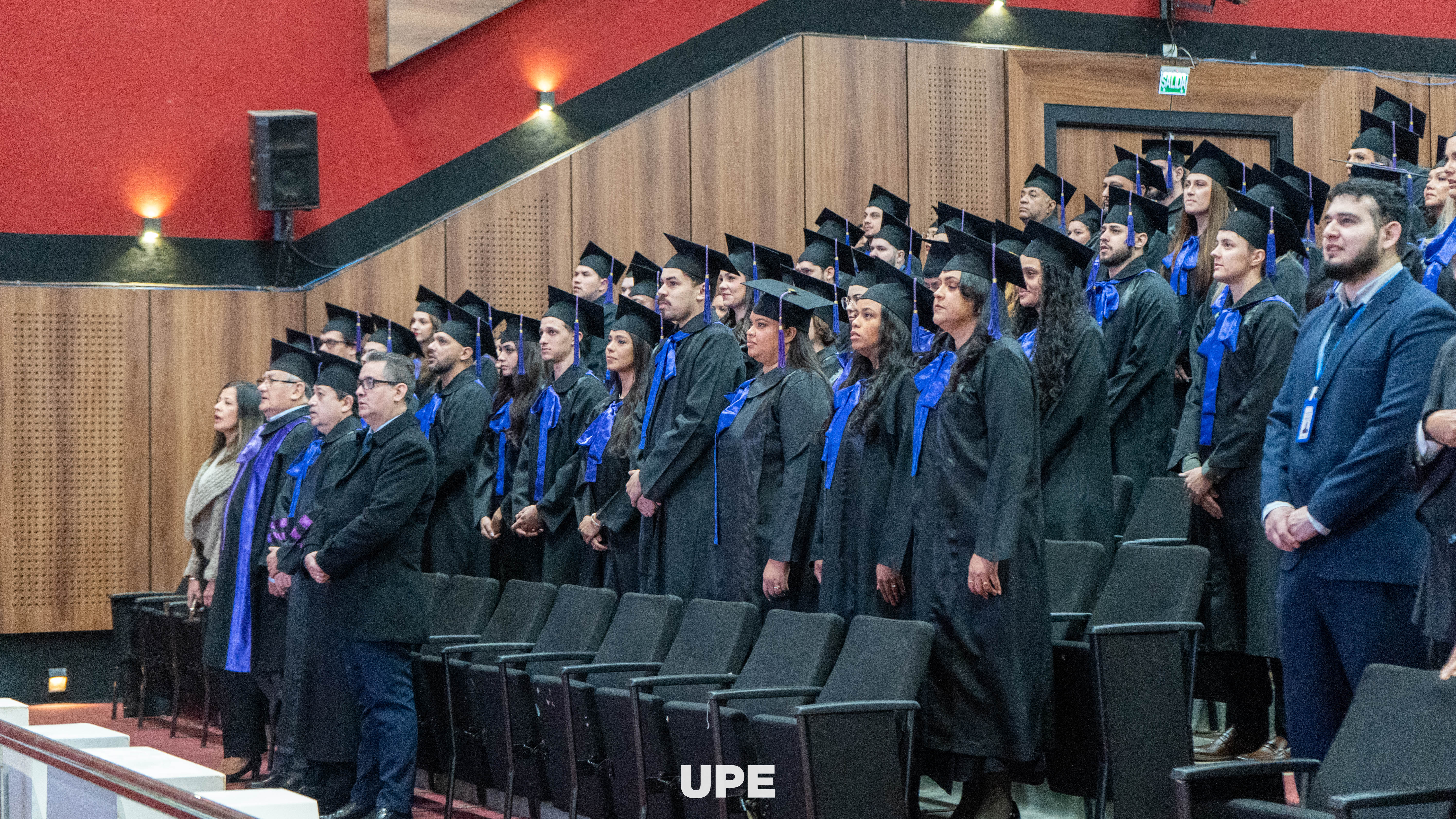 Ceremonia de Graduación de la carrera de Medicina UPE CDE – Promoción 2025