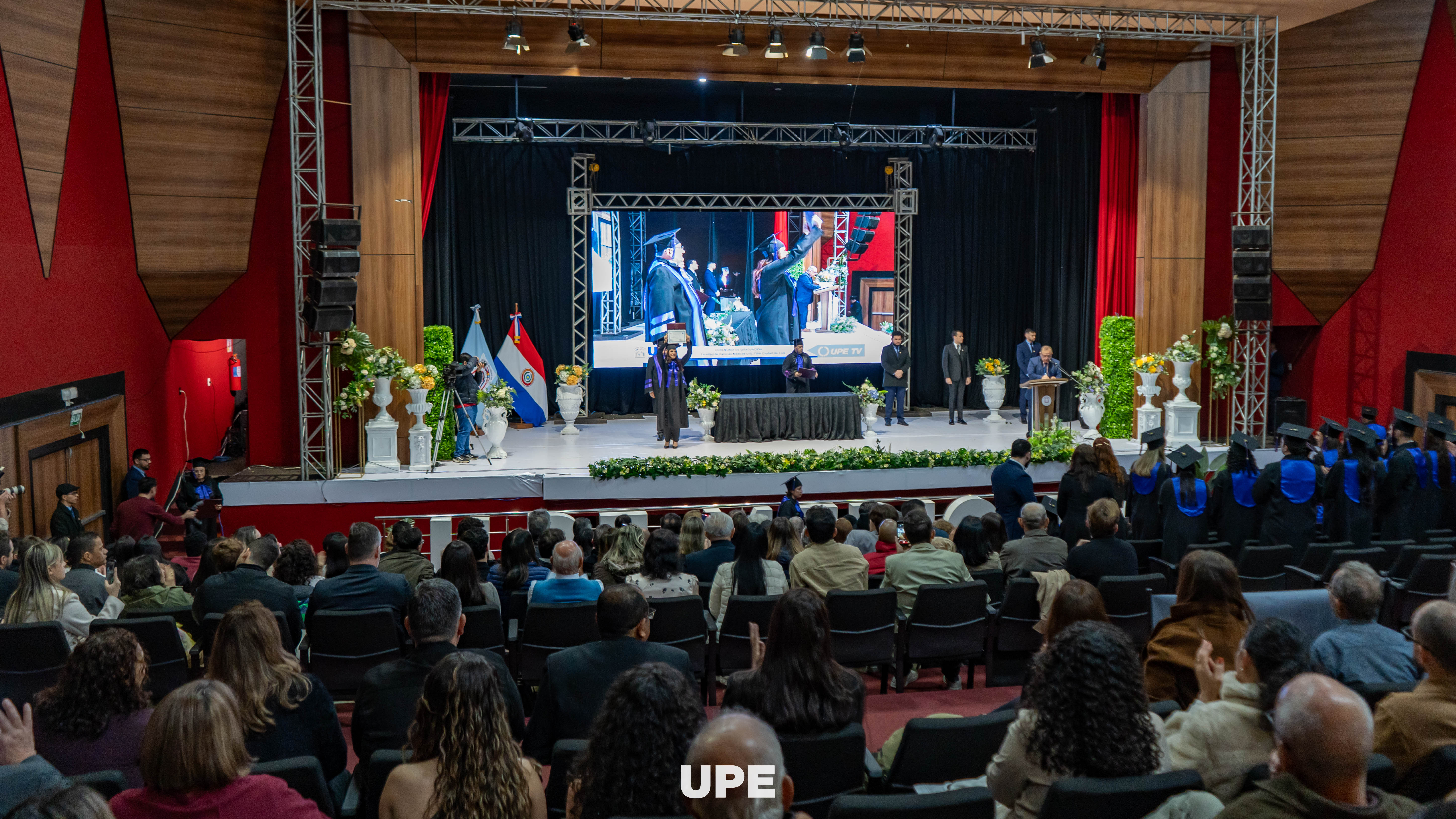 Ceremonia de Graduación de la carrera de Medicina UPE CDE – Promoción 2025