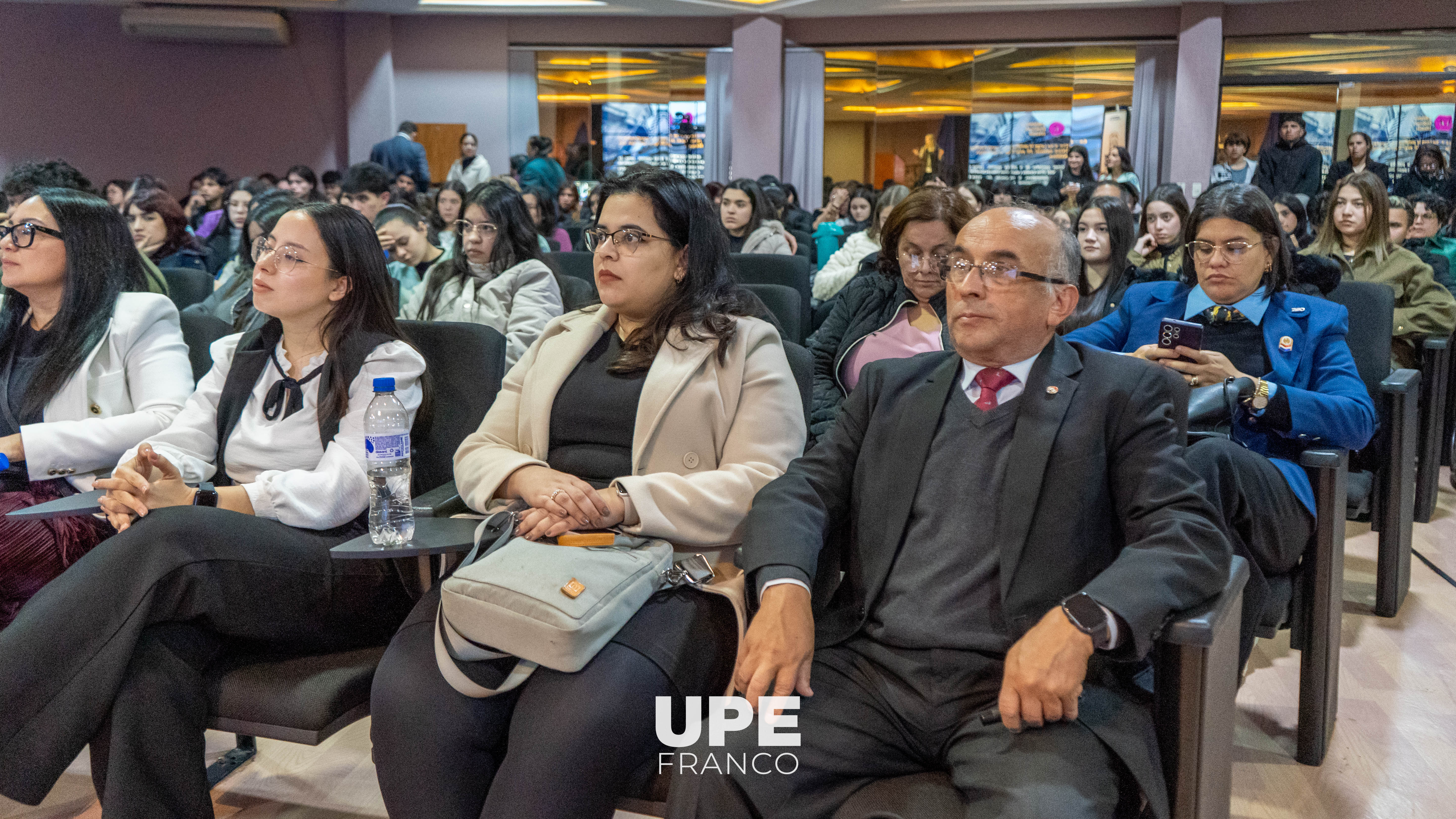 CHARLA INFORMATIVA SOBRE EL INGRESO AL SERVICIO DIPLOMÁTICO DEL PARAGUAY SE DESARROLLÓ EN LA UPE FRANCO