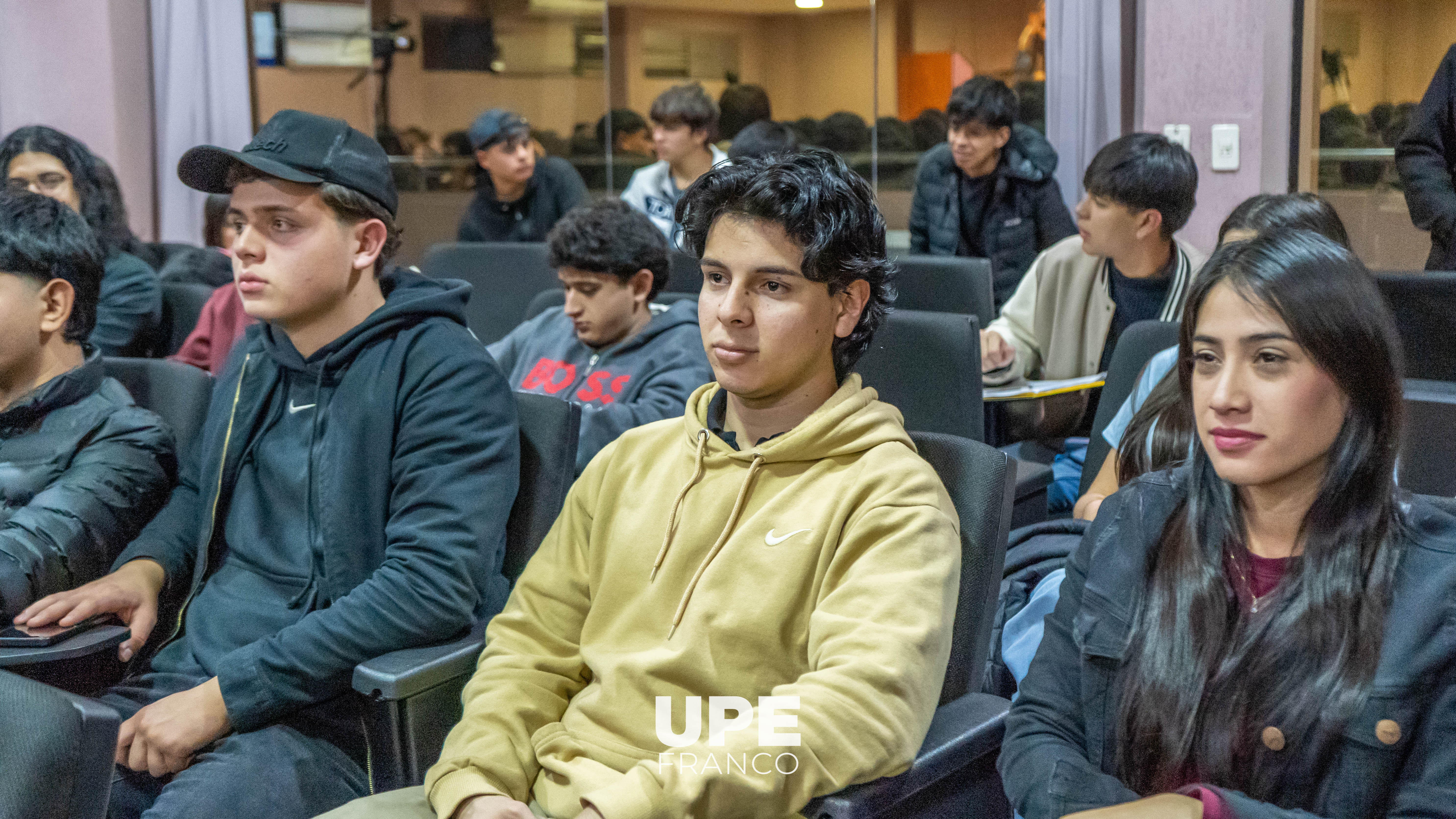 CHARLA INFORMATIVA SOBRE EL INGRESO AL SERVICIO DIPLOMÁTICO DEL PARAGUAY SE DESARROLLÓ EN LA UPE FRANCO