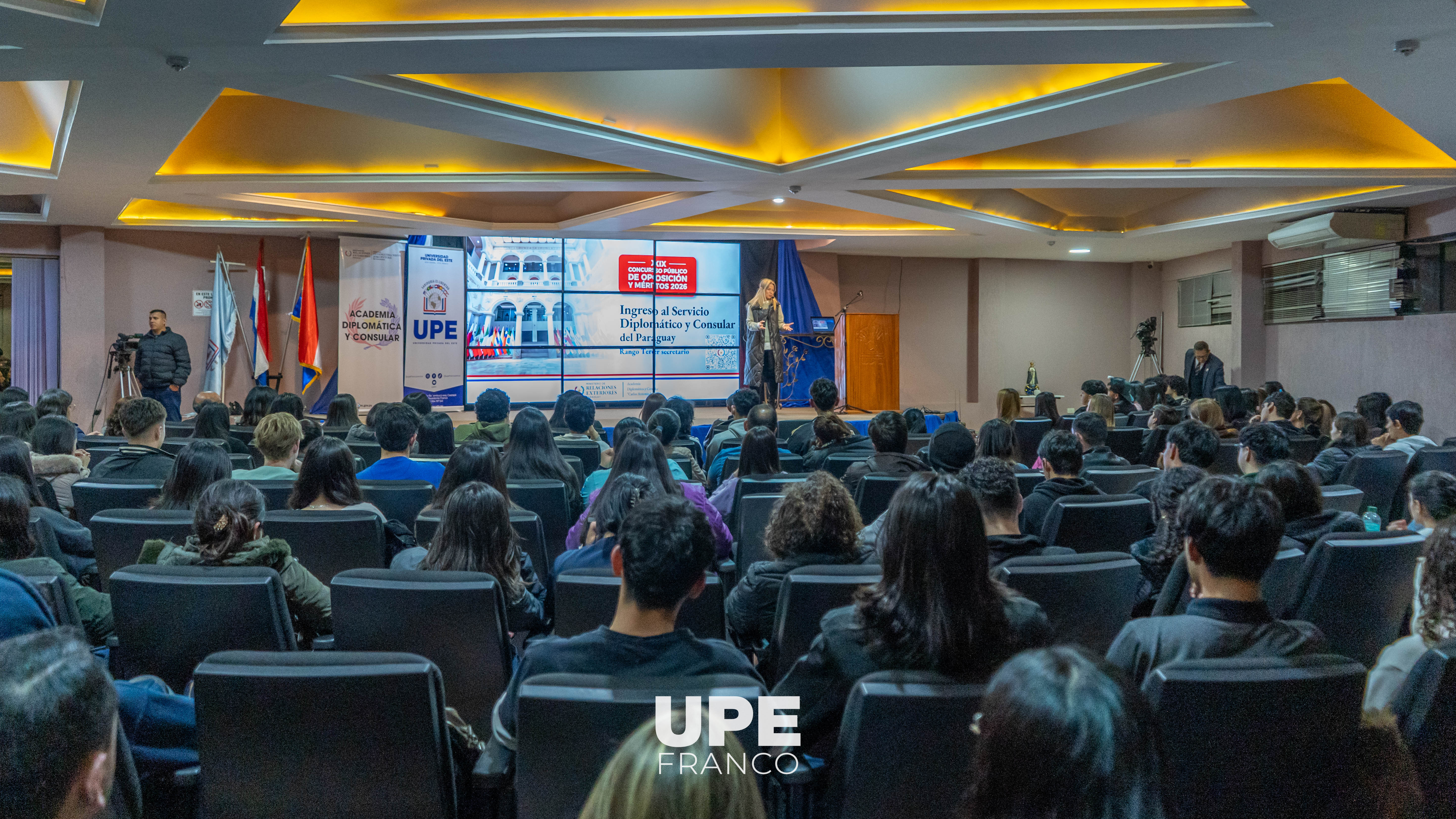 CHARLA INFORMATIVA SOBRE EL INGRESO AL SERVICIO DIPLOMÁTICO DEL PARAGUAY SE DESARROLLÓ EN LA UPE FRANCO