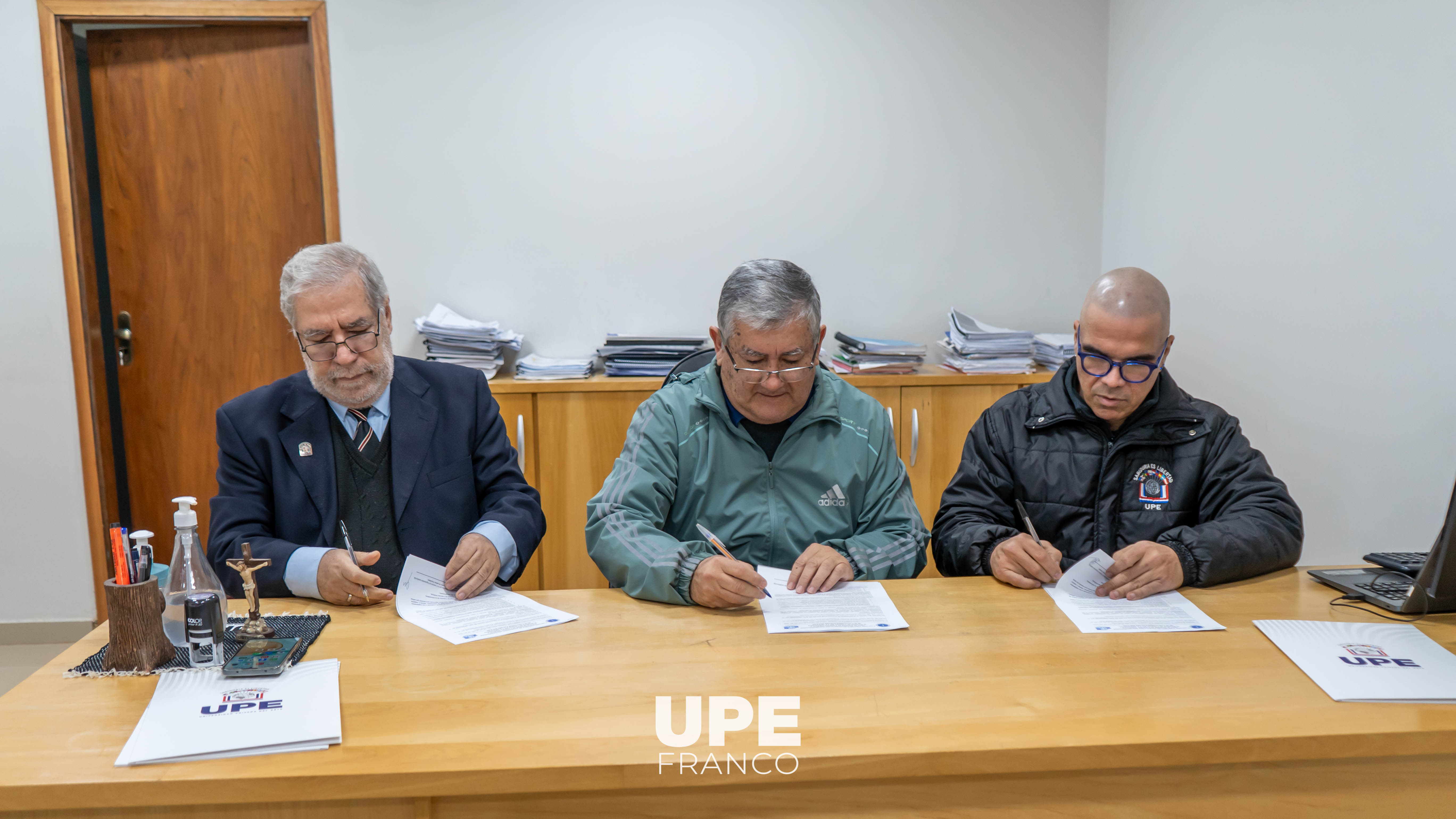 UPE fortalece la integración entre Medicina e Informática con la firma de un convenio de cooperación
