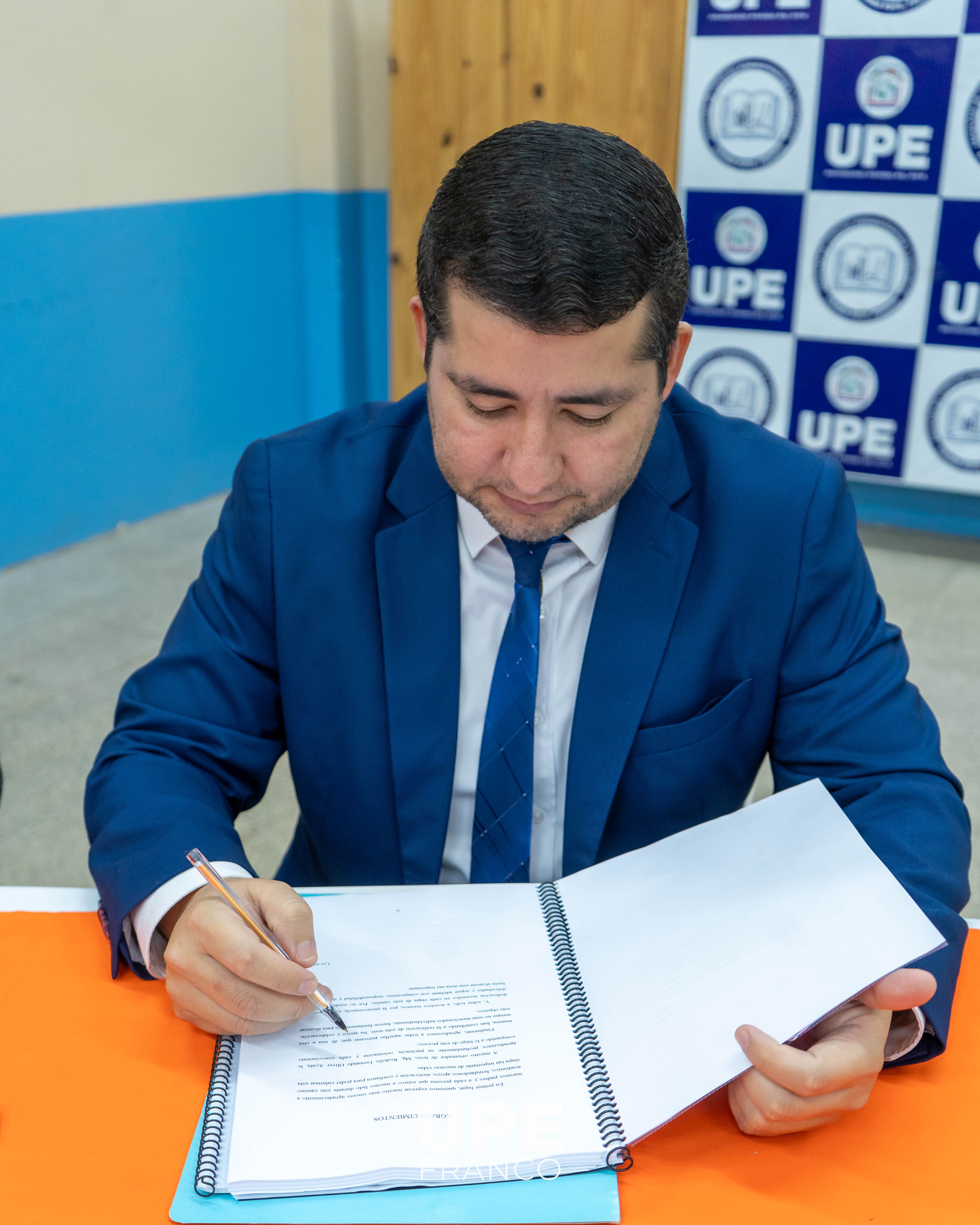 Ingeniería Comercial realizó defensa de Trabajo Final de Grado