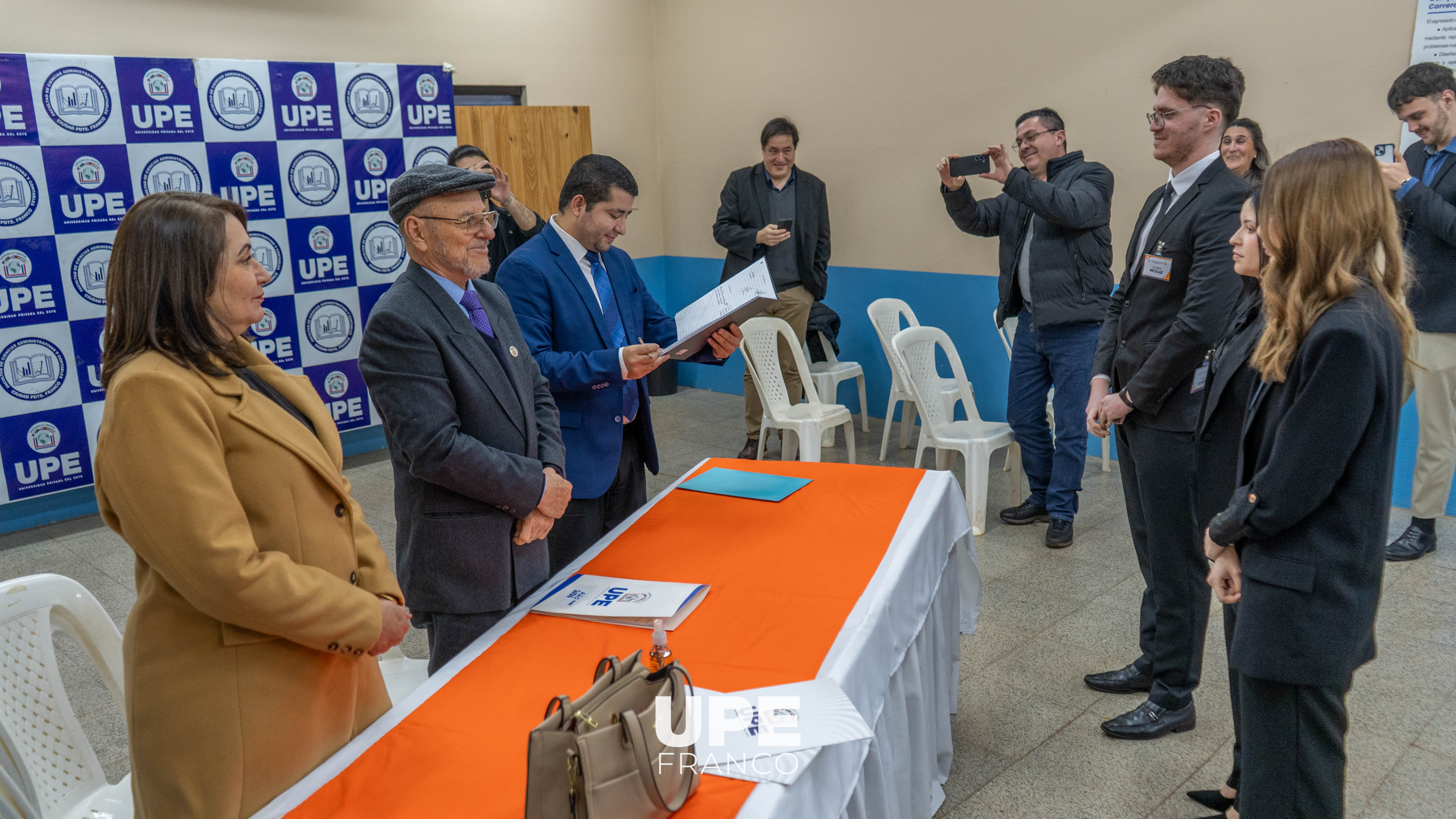 Ingeniería Comercial realizó defensa de Trabajo Final de Grado