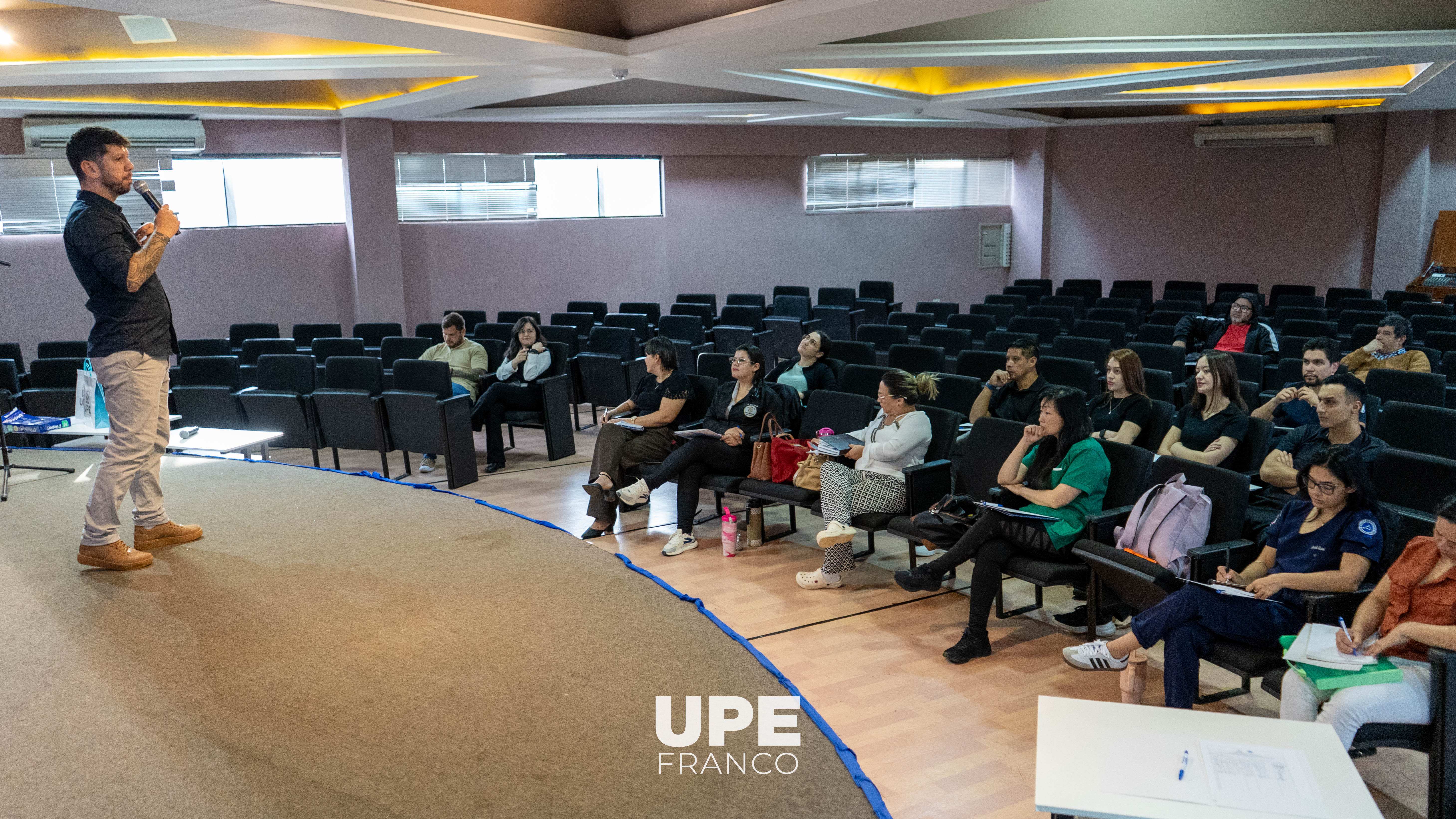 Gran inicio del Diplomado Internacional en Rehabilitación Funcional de Rodilla en la UPE Franco