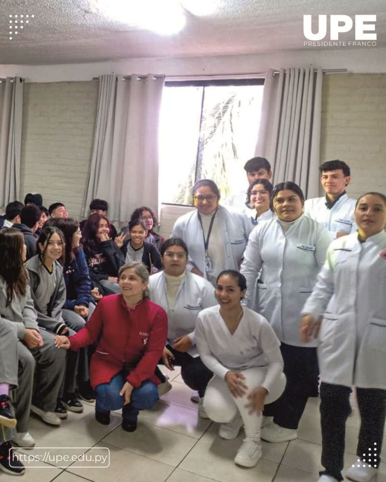 Extensión Universitaria en el Colegio Redentor - Facultad de Ciencias de la Salud 