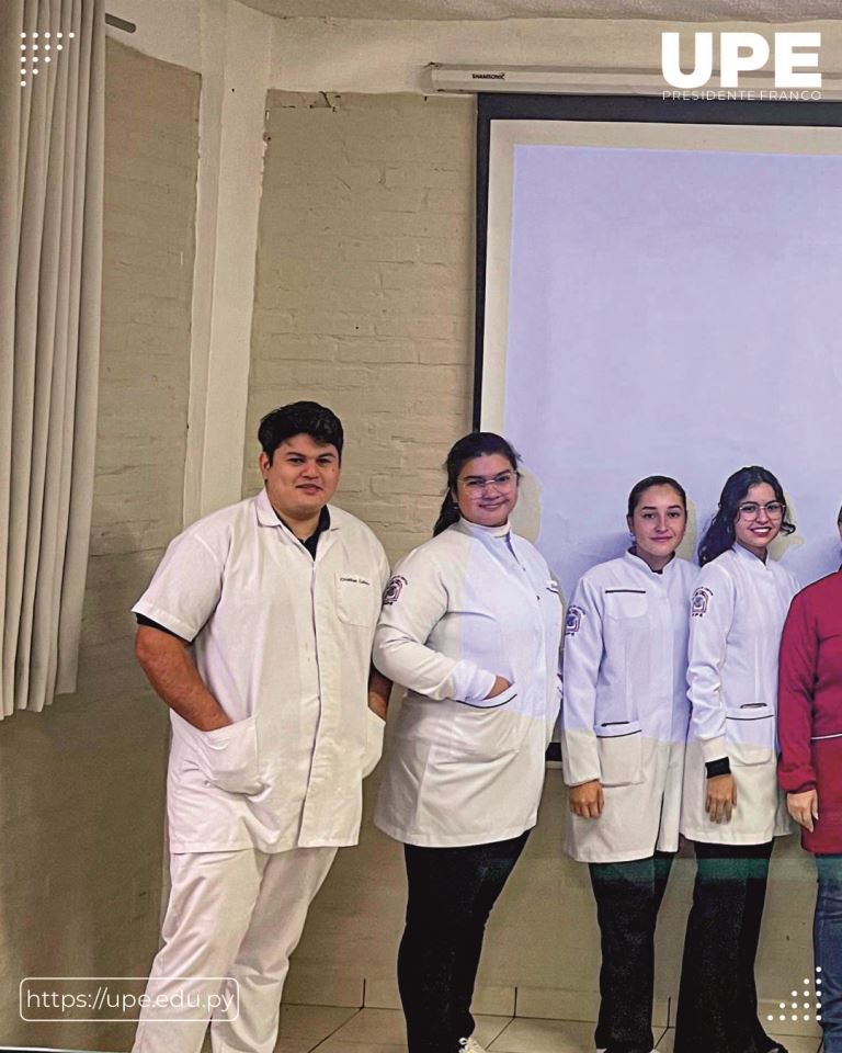 Extensión Universitaria en el Colegio Redentor - Facultad de Ciencias de la Salud 