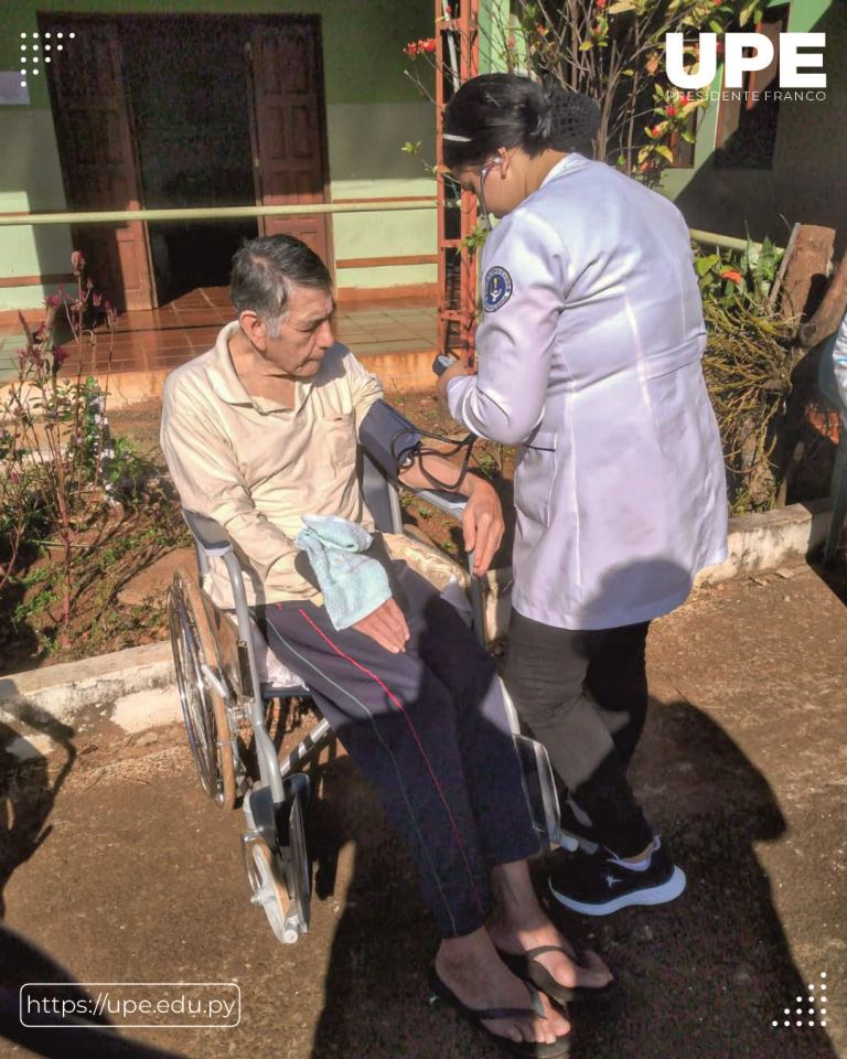 Enfoque Práctico en la Educación de Enfermería: Visita al Hogar de Ancianos San Agustín