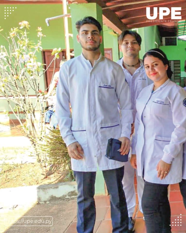 Enfoque Práctico en la Educación de Enfermería: Visita al Hogar de Ancianos San Agustín