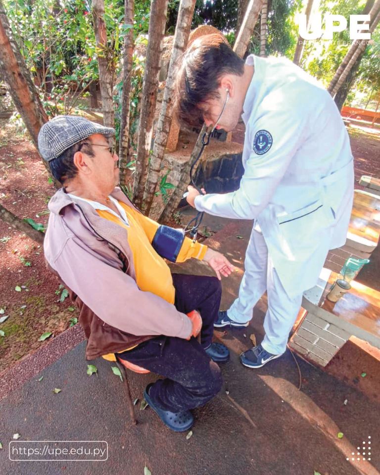 Enfoque Práctico en la Educación de Enfermería: Visita al Hogar de Ancianos San Agustín