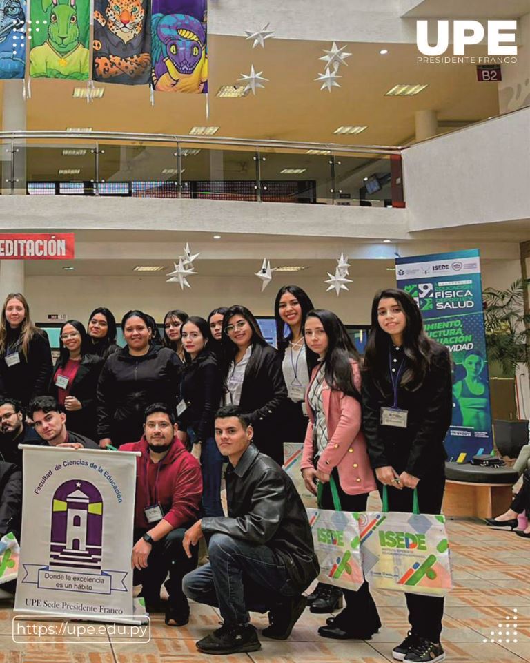 Estudiantes de la UPE participan en el Congreso de la UNAE